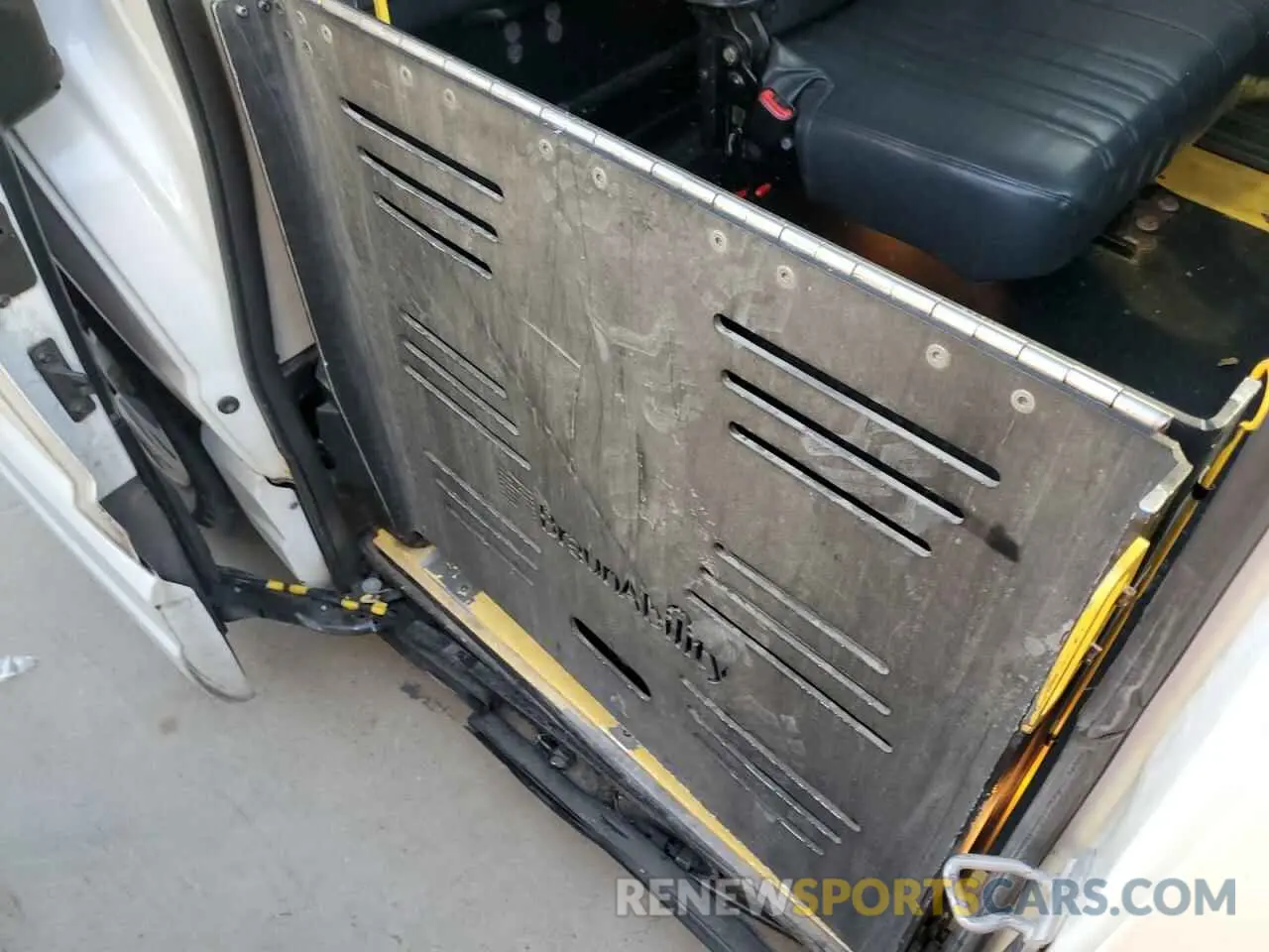 13 Photograph of a damaged car 2C7WDGBG4KR699730 DODGE CARAVAN 2019