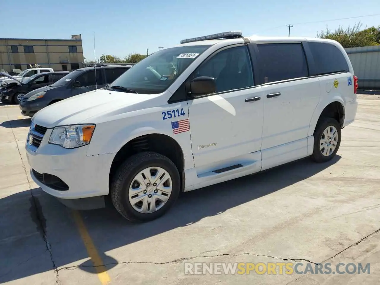 1 Photograph of a damaged car 2C7WDGBG4KR745203 DODGE CARAVAN 2019