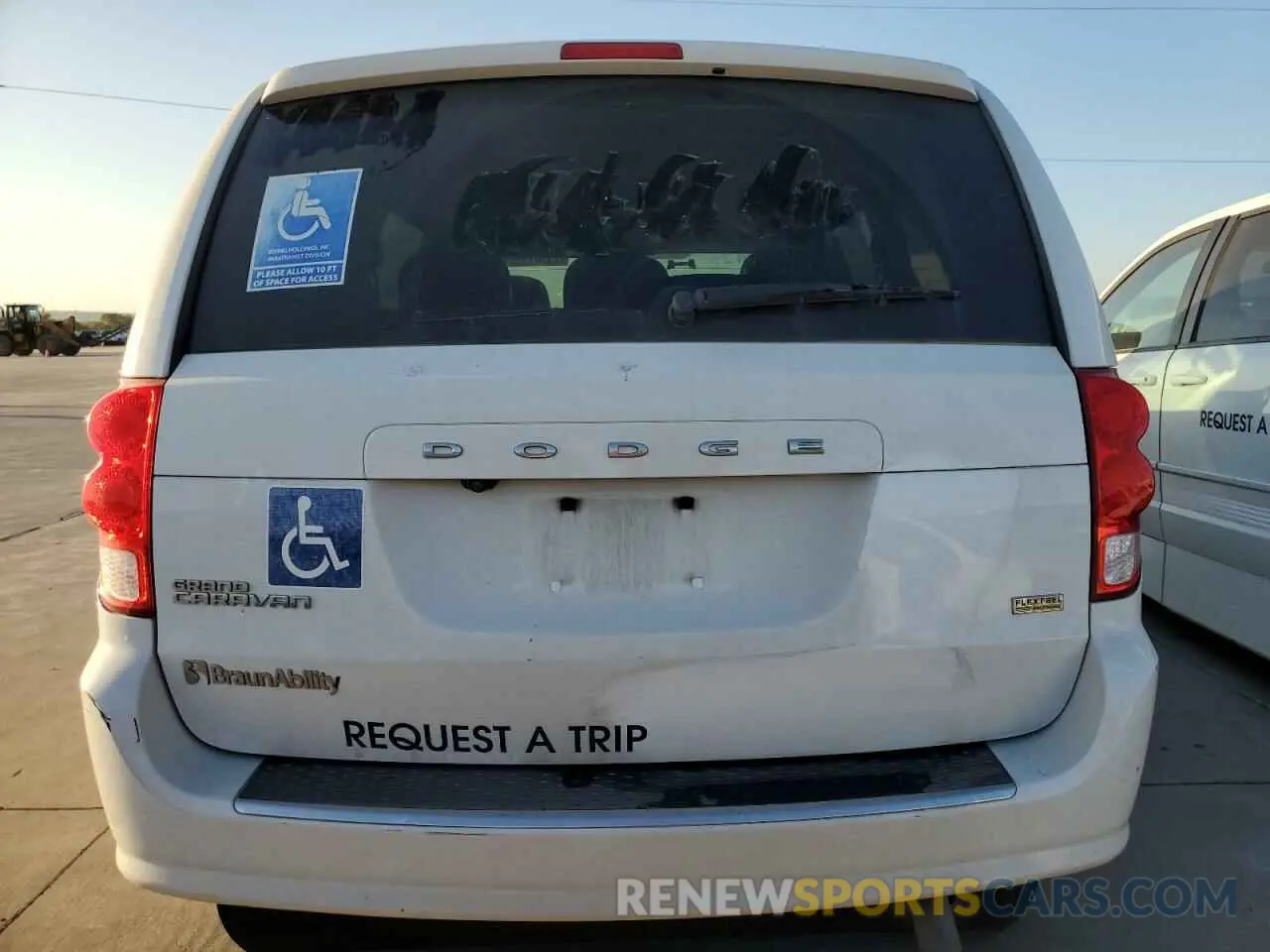 6 Фотография поврежденного автомобиля 2C7WDGBG6KR707844 DODGE CARAVAN 2019