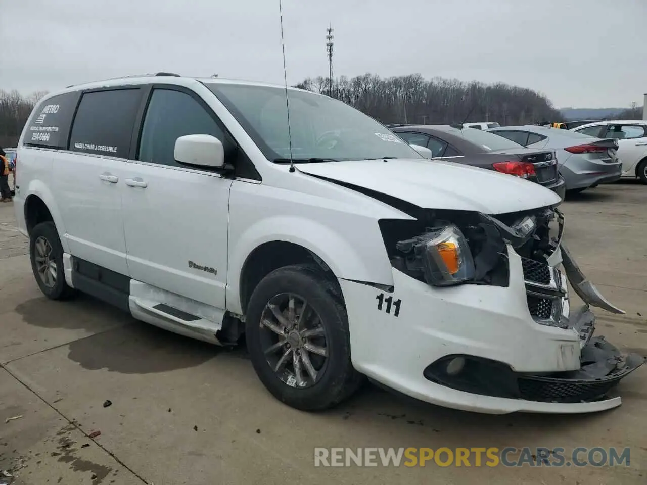 4 Photograph of a damaged car 2C7WDGCG5KR584228 DODGE CARAVAN 2019