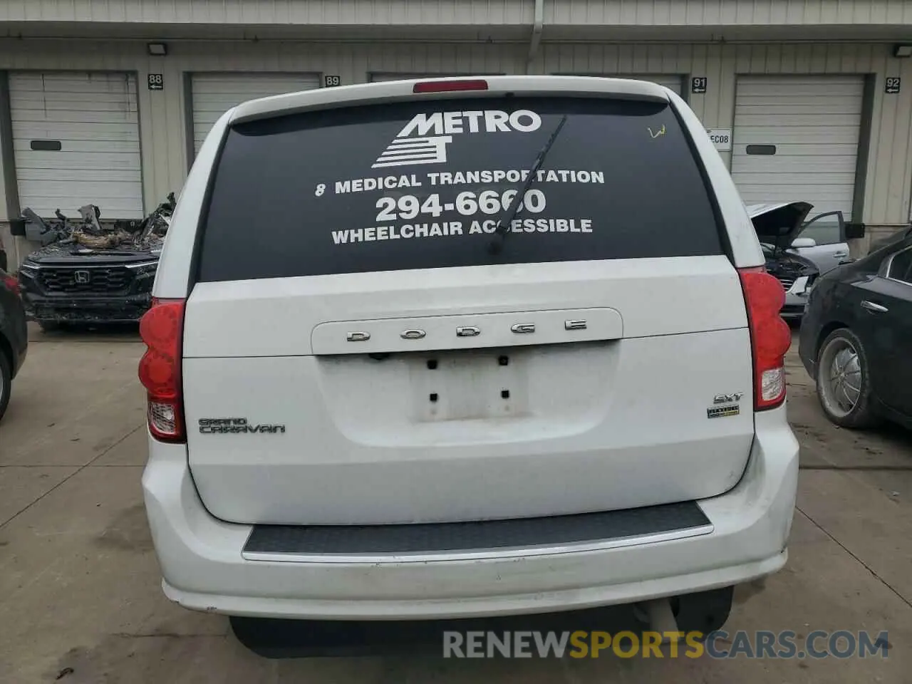 6 Photograph of a damaged car 2C7WDGCG5KR584228 DODGE CARAVAN 2019