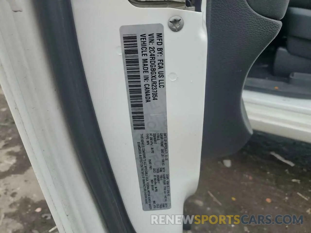 13 Photograph of a damaged car 2C4RDGBGXLR237054 DODGE CARAVAN 2020