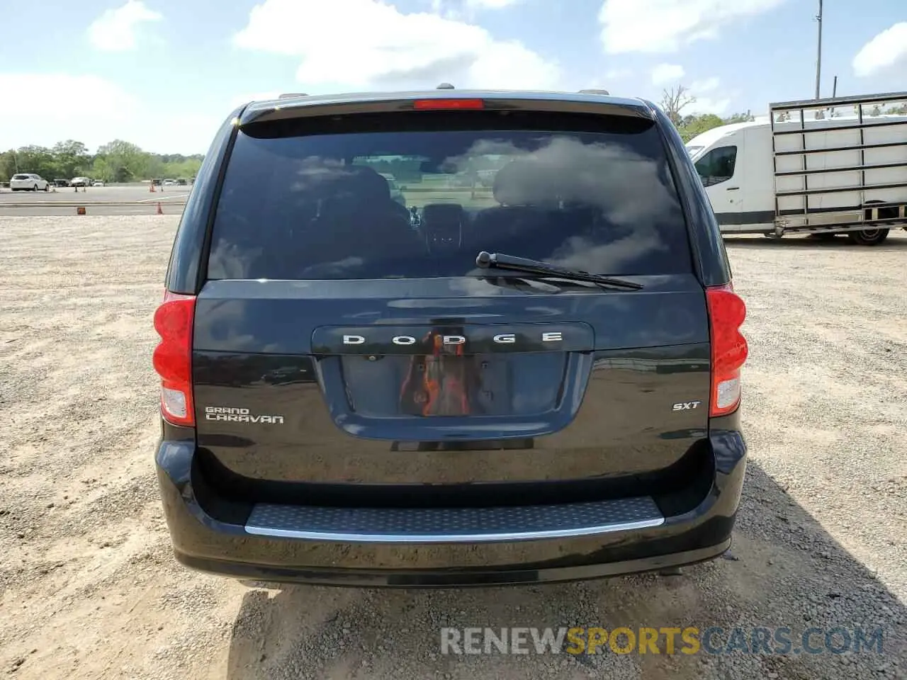 6 Photograph of a damaged car 2C4RDGCG2LR194781 DODGE CARAVAN 2020