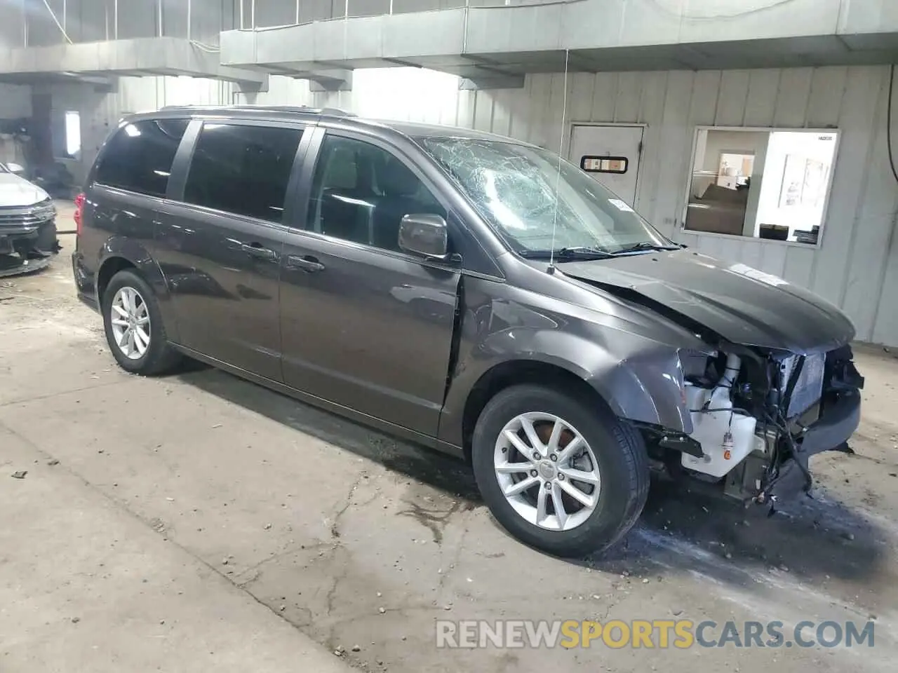 4 Photograph of a damaged car 2C4RDGCG3LR153947 DODGE CARAVAN 2020