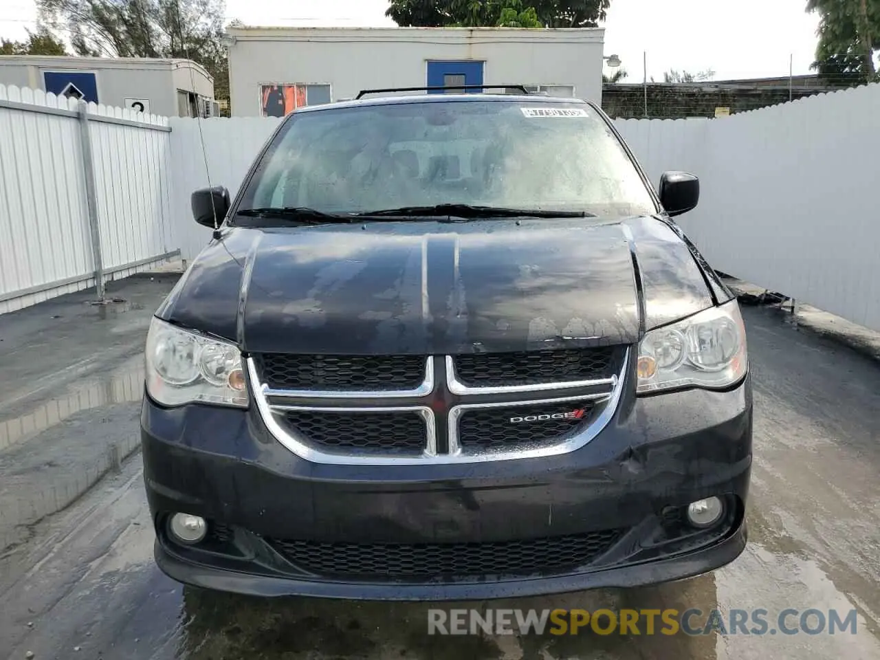 5 Photograph of a damaged car 2C4RDGCG3LR161269 DODGE CARAVAN 2020