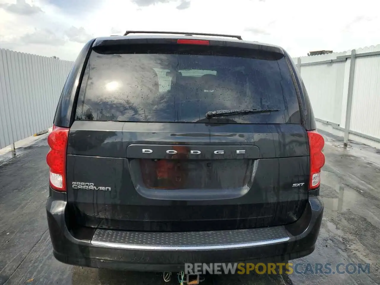 6 Photograph of a damaged car 2C4RDGCG3LR161269 DODGE CARAVAN 2020
