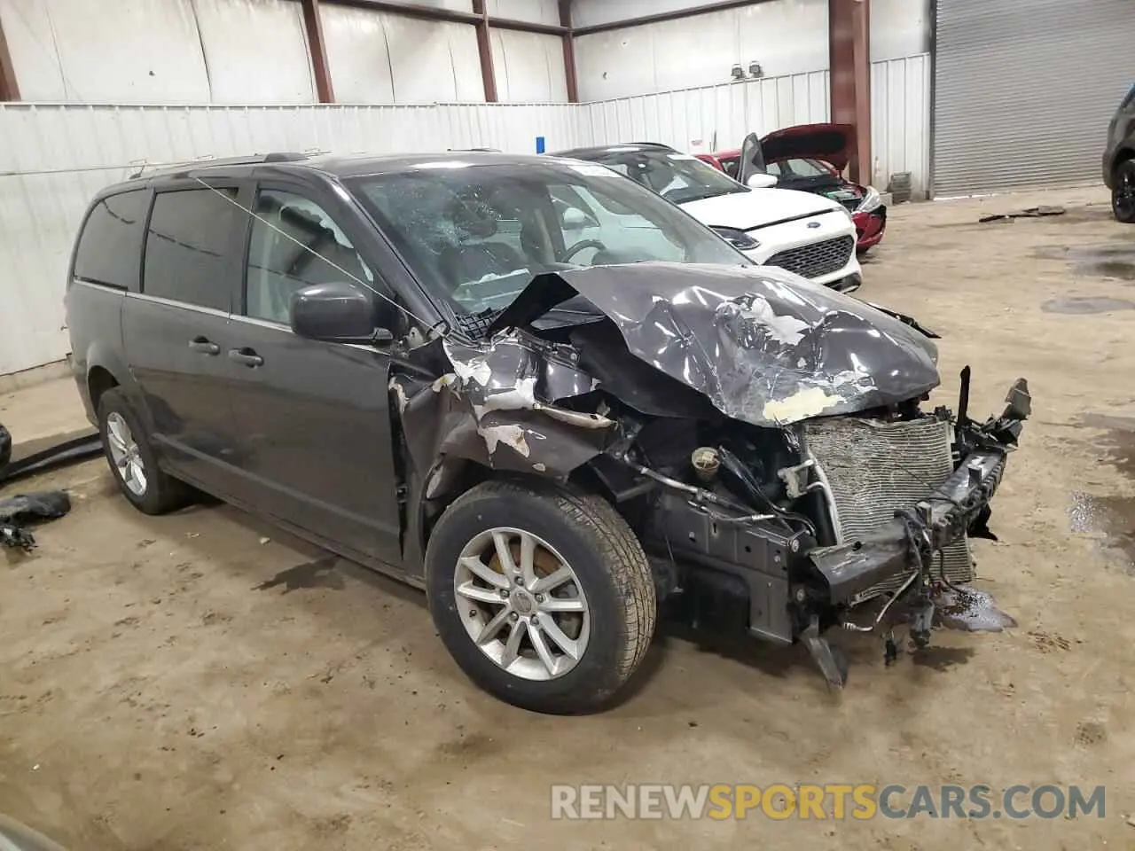 4 Photograph of a damaged car 2C4RDGCG3LR201530 DODGE CARAVAN 2020