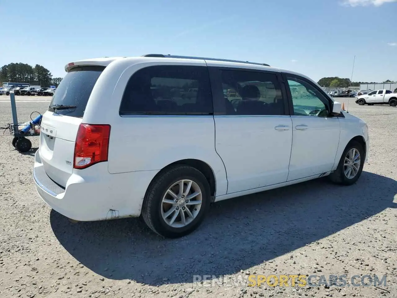 3 Photograph of a damaged car 2C4RDGCG5LR196704 DODGE CARAVAN 2020