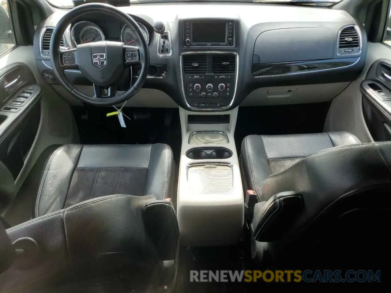 8 Photograph of a damaged car 2C4RDGCGXLR183608 DODGE CARAVAN 2020