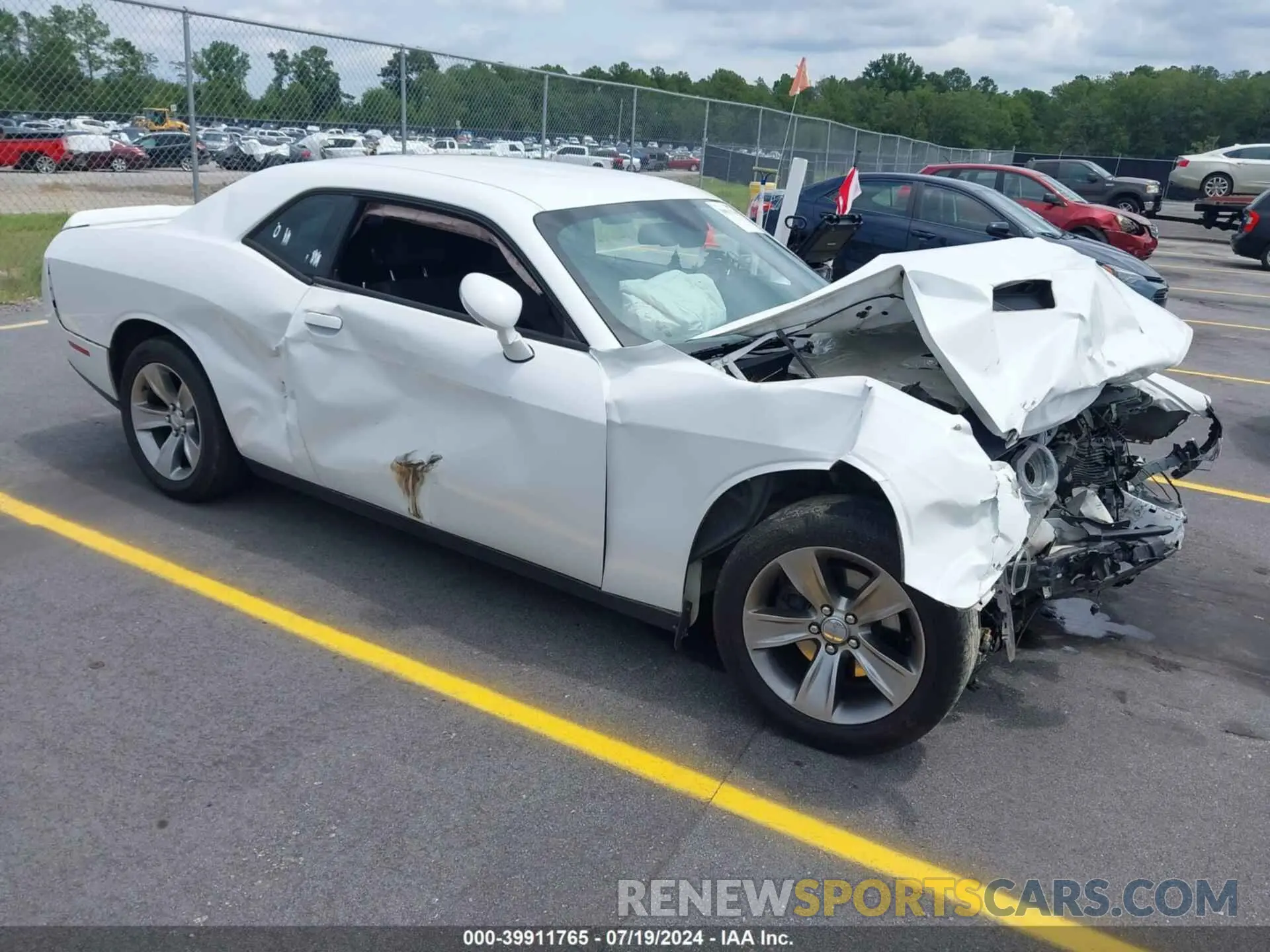 1 Photograph of a damaged car 2C3CDZAG1KH525010 DODGE CHALLENGER 2019