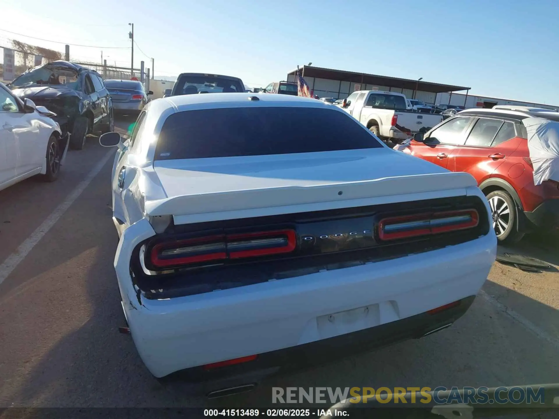 15 Photograph of a damaged car 2C3CDZAG2KH561708 DODGE CHALLENGER 2019