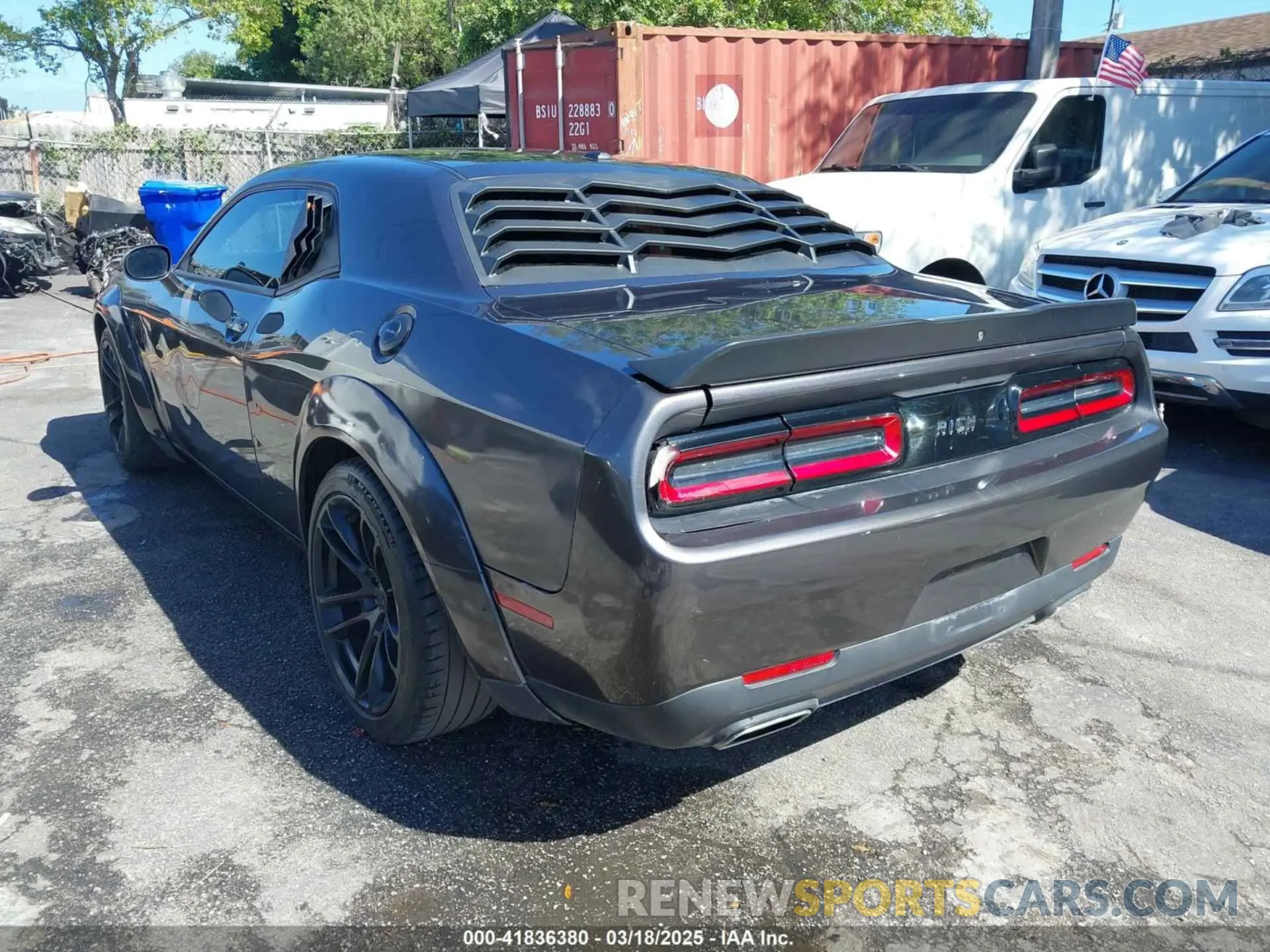 3 Photograph of a damaged car 2C3CDZAG2KH735616 DODGE CHALLENGER 2019