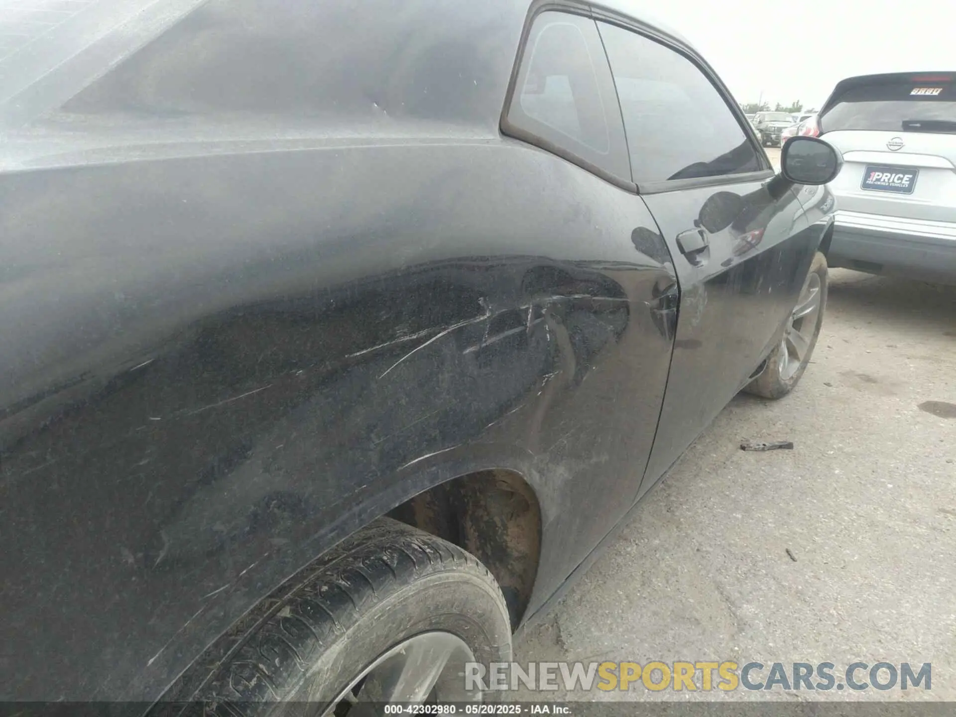 17 Photograph of a damaged car 2C3CDZAG3KH616263 DODGE CHALLENGER 2019