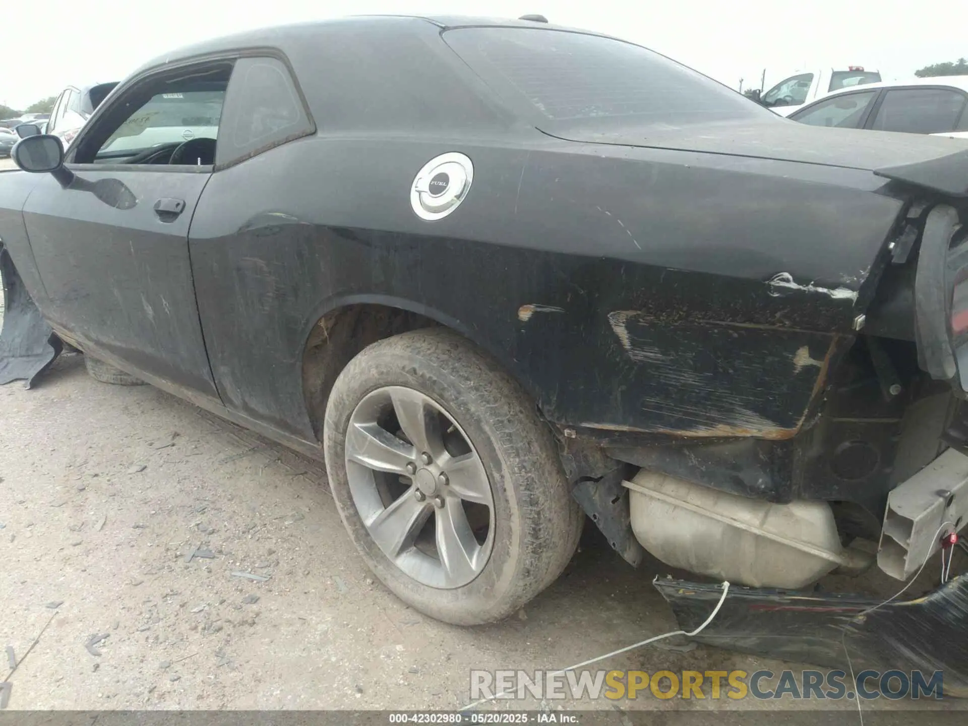 18 Photograph of a damaged car 2C3CDZAG3KH616263 DODGE CHALLENGER 2019