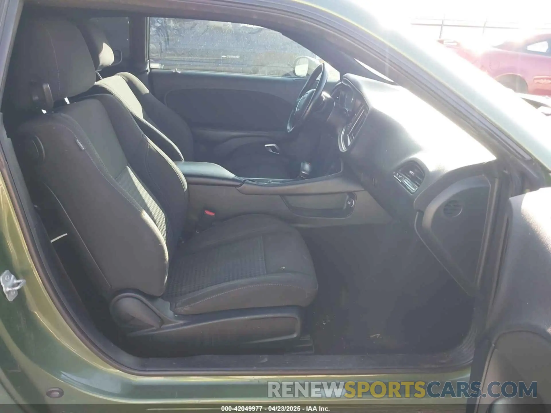 5 Photograph of a damaged car 2C3CDZAG3KH752280 DODGE CHALLENGER 2019