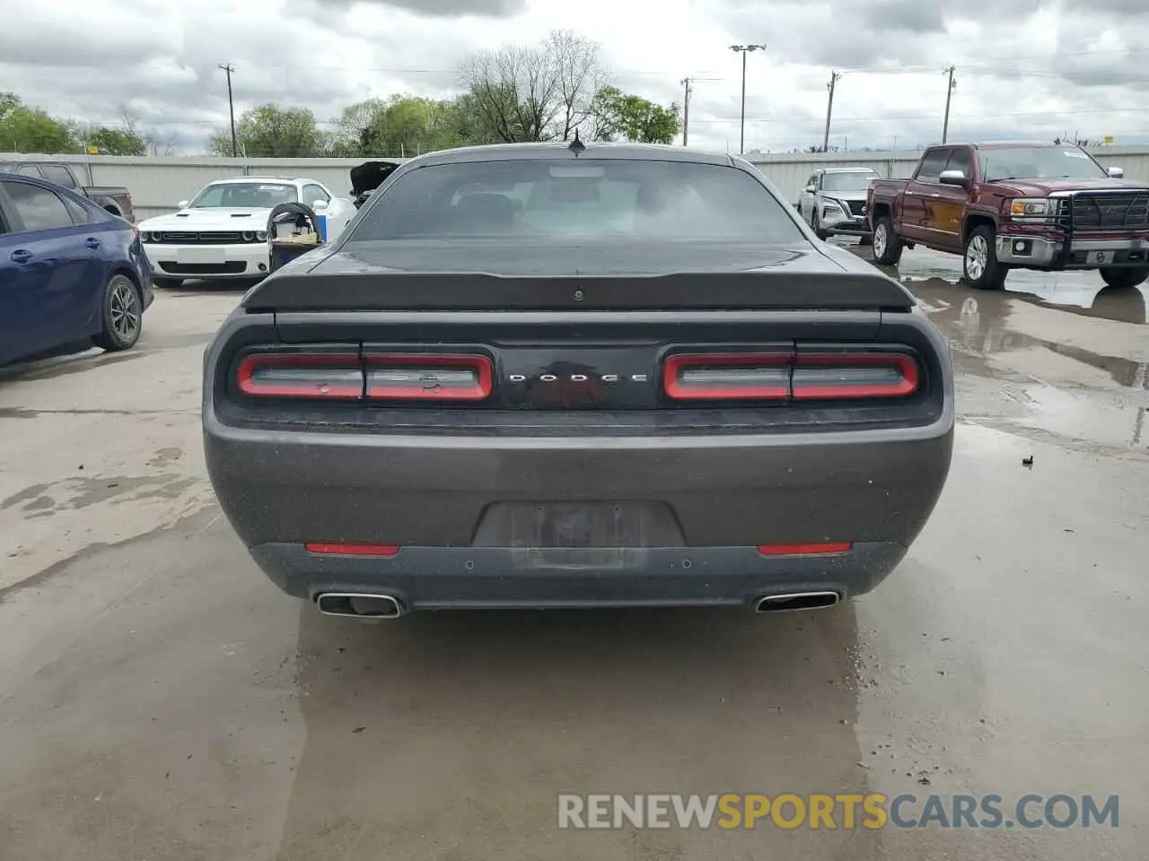 6 Photograph of a damaged car 2C3CDZAG4KH677704 DODGE CHALLENGER 2019