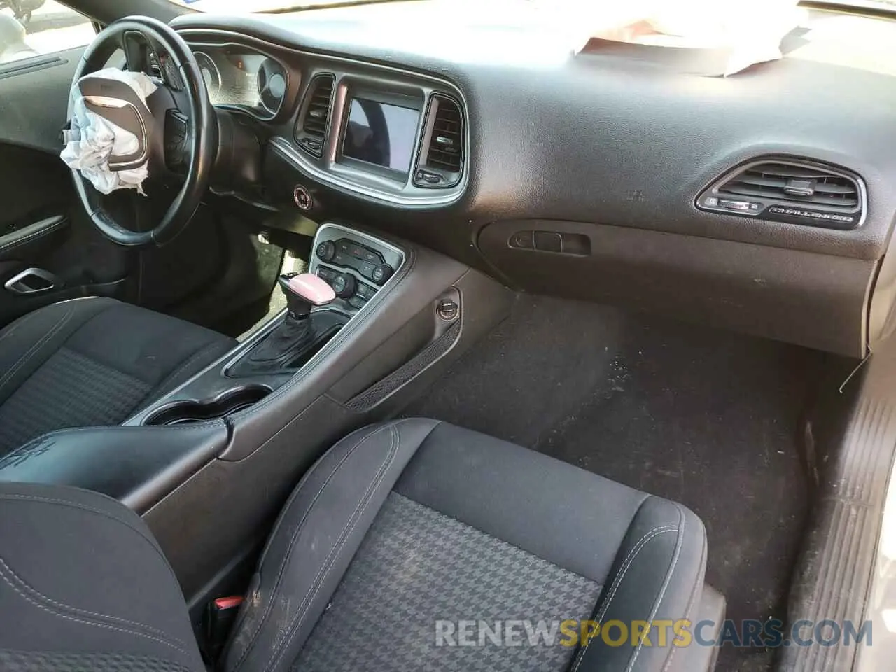 8 Photograph of a damaged car 2C3CDZAG5KH634649 DODGE CHALLENGER 2019