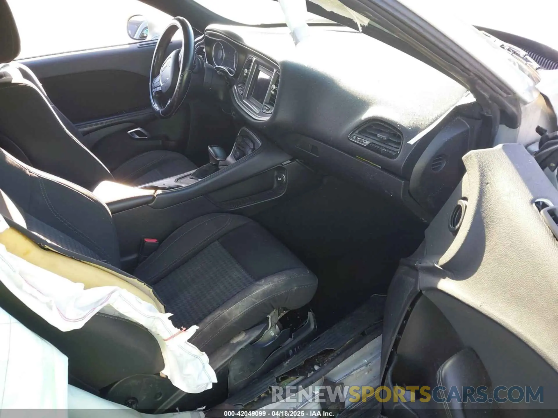 5 Photograph of a damaged car 2C3CDZAG6KH674268 DODGE CHALLENGER 2019