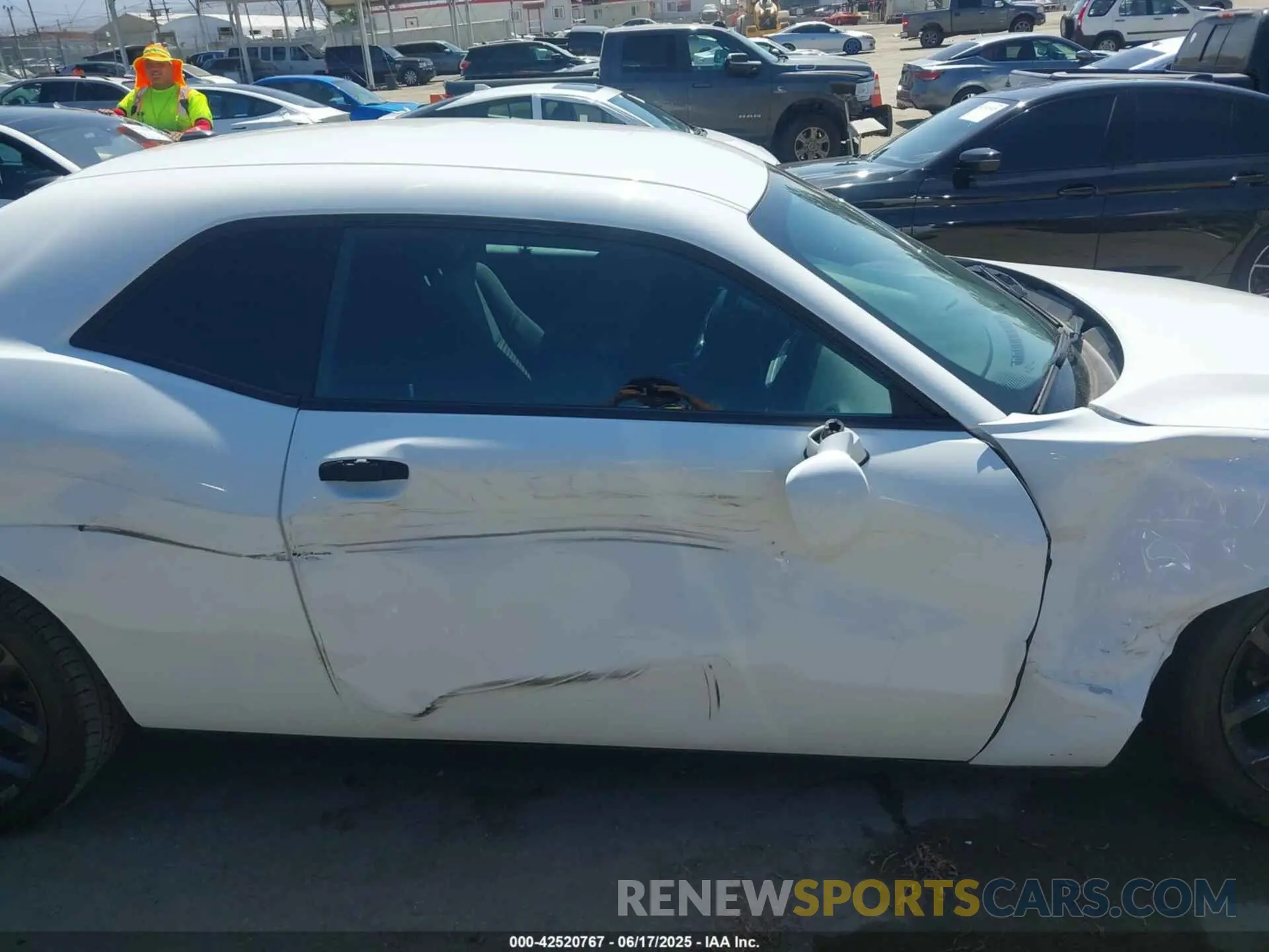 13 Photograph of a damaged car 2C3CDZAG6KH680135 DODGE CHALLENGER 2019
