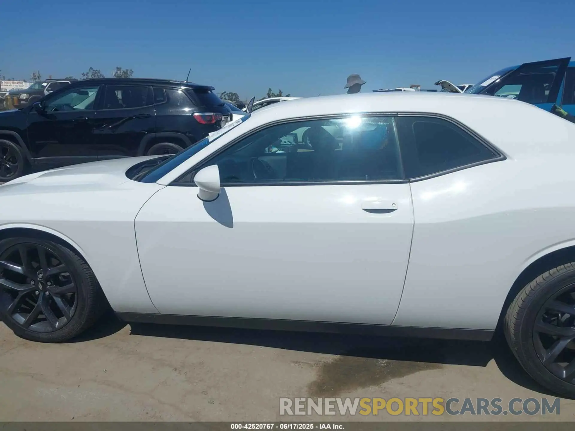14 Photograph of a damaged car 2C3CDZAG6KH680135 DODGE CHALLENGER 2019