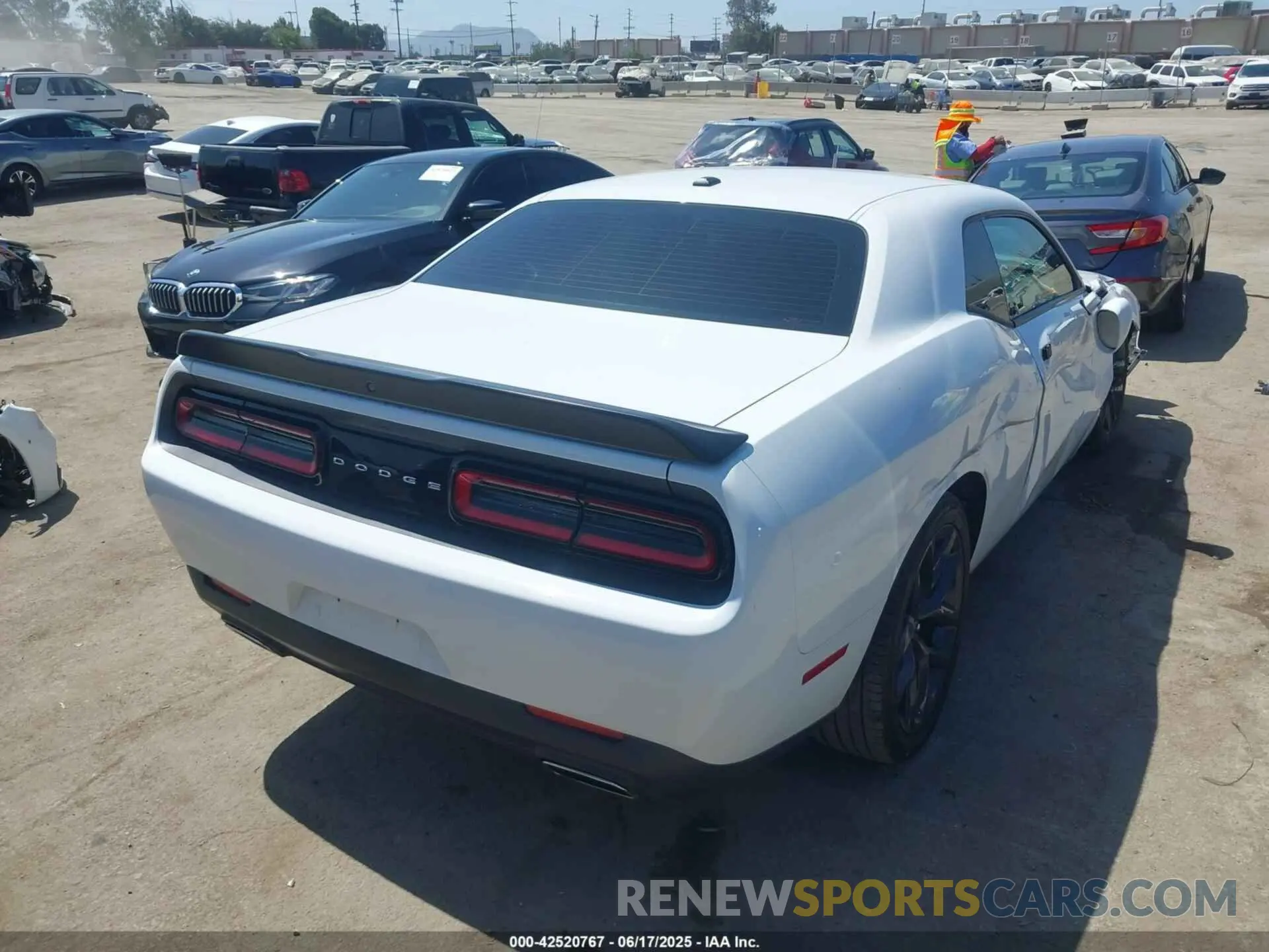 4 Photograph of a damaged car 2C3CDZAG6KH680135 DODGE CHALLENGER 2019