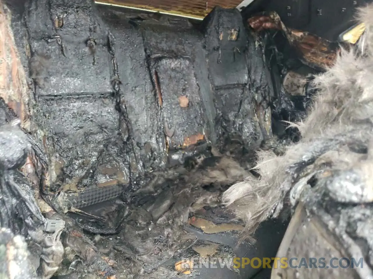 10 Photograph of a damaged car 2C3CDZAG7KH532043 DODGE CHALLENGER 2019
