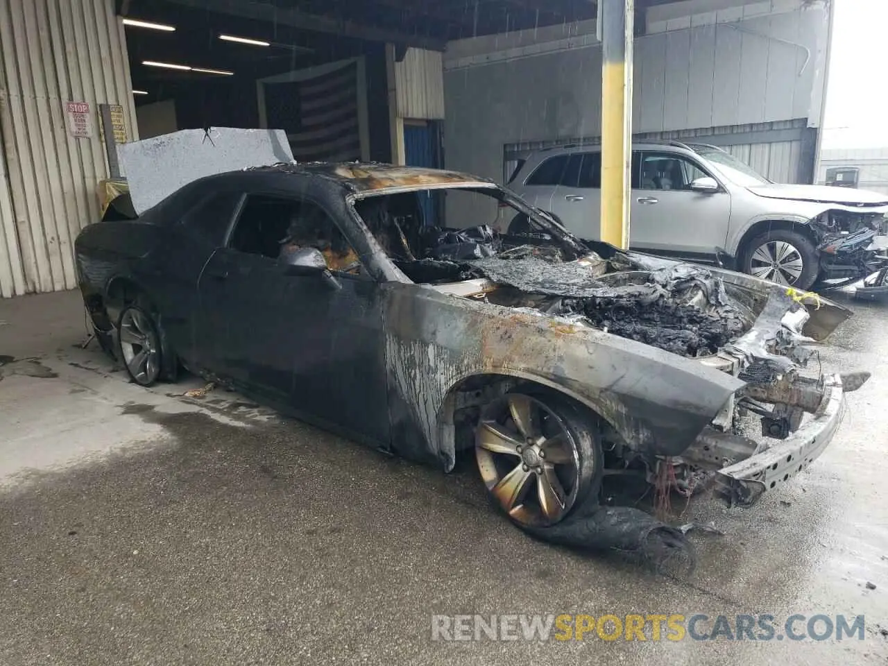 4 Photograph of a damaged car 2C3CDZAG7KH532043 DODGE CHALLENGER 2019
