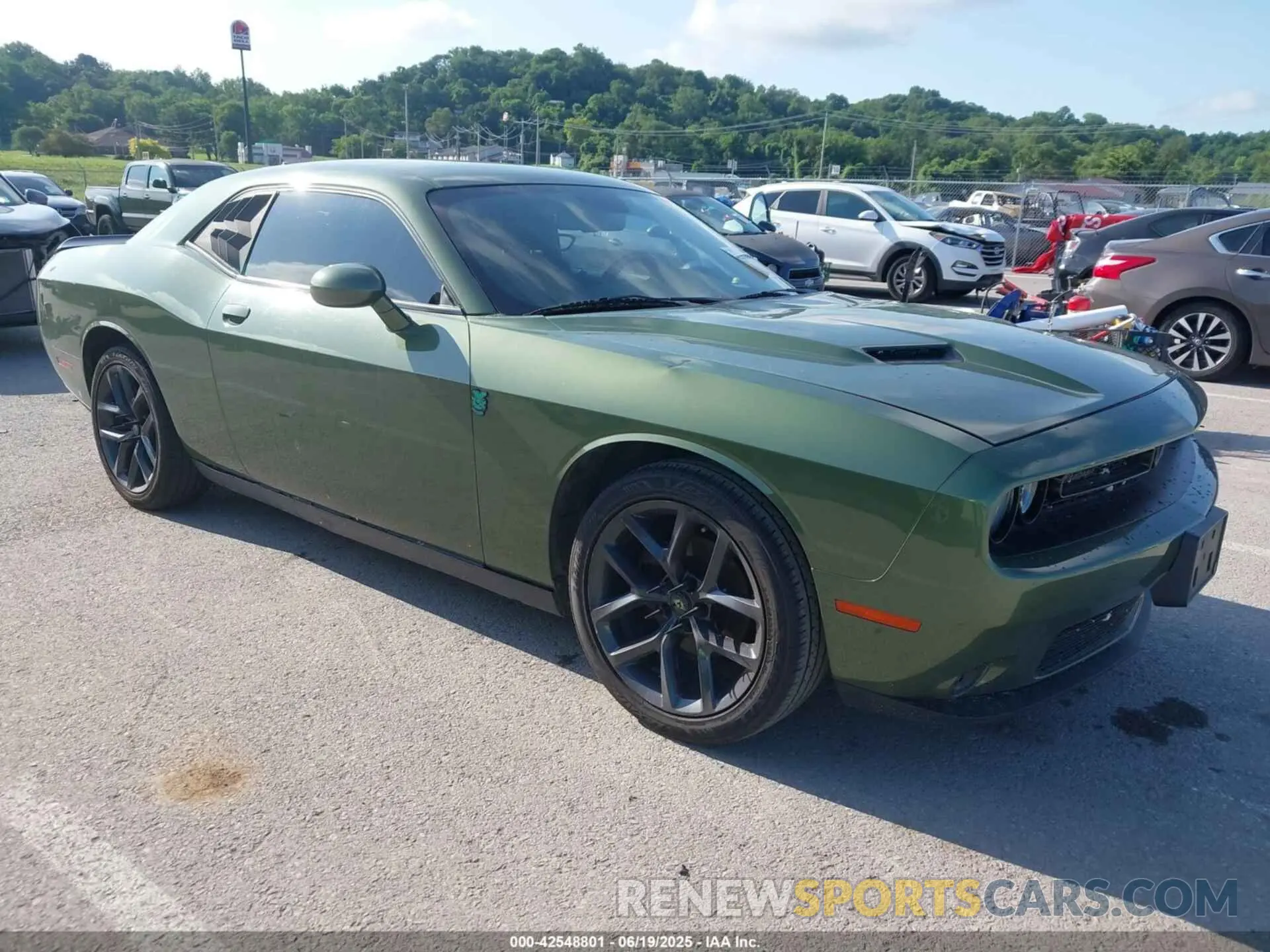 1 Photograph of a damaged car 2C3CDZAG8KH635424 DODGE CHALLENGER 2019