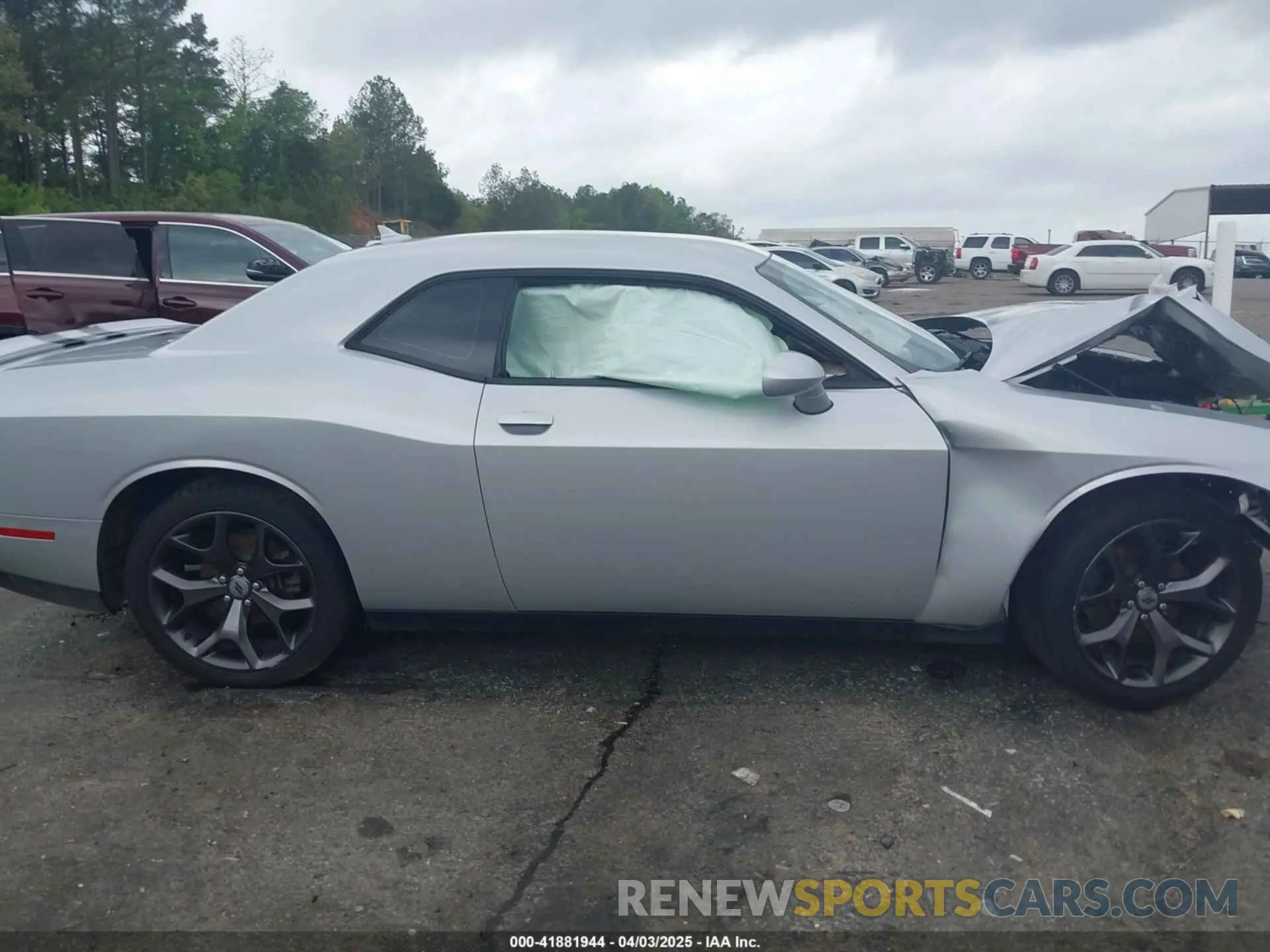 14 Photograph of a damaged car 2C3CDZAG9KH744703 DODGE CHALLENGER 2019