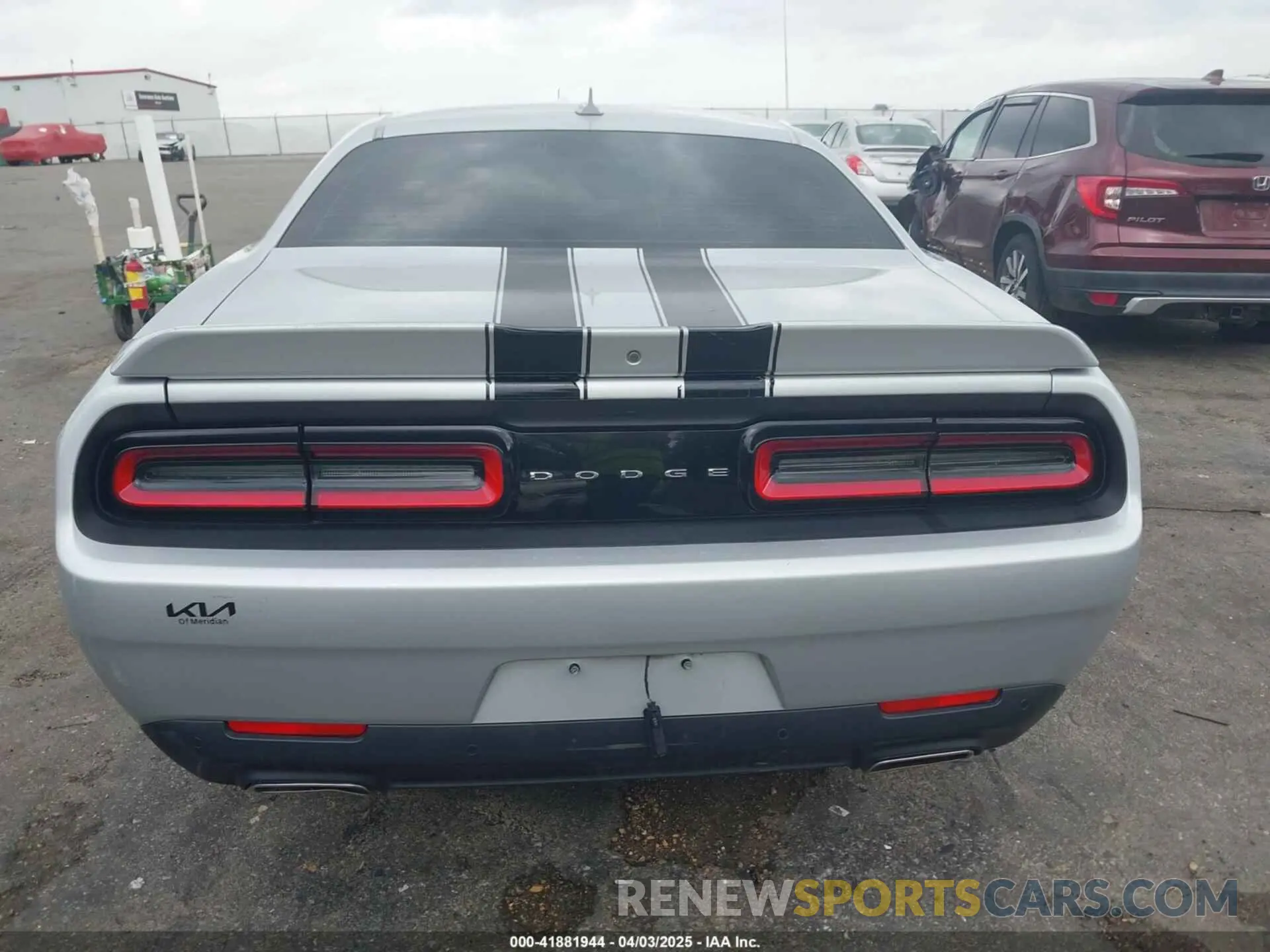 17 Photograph of a damaged car 2C3CDZAG9KH744703 DODGE CHALLENGER 2019