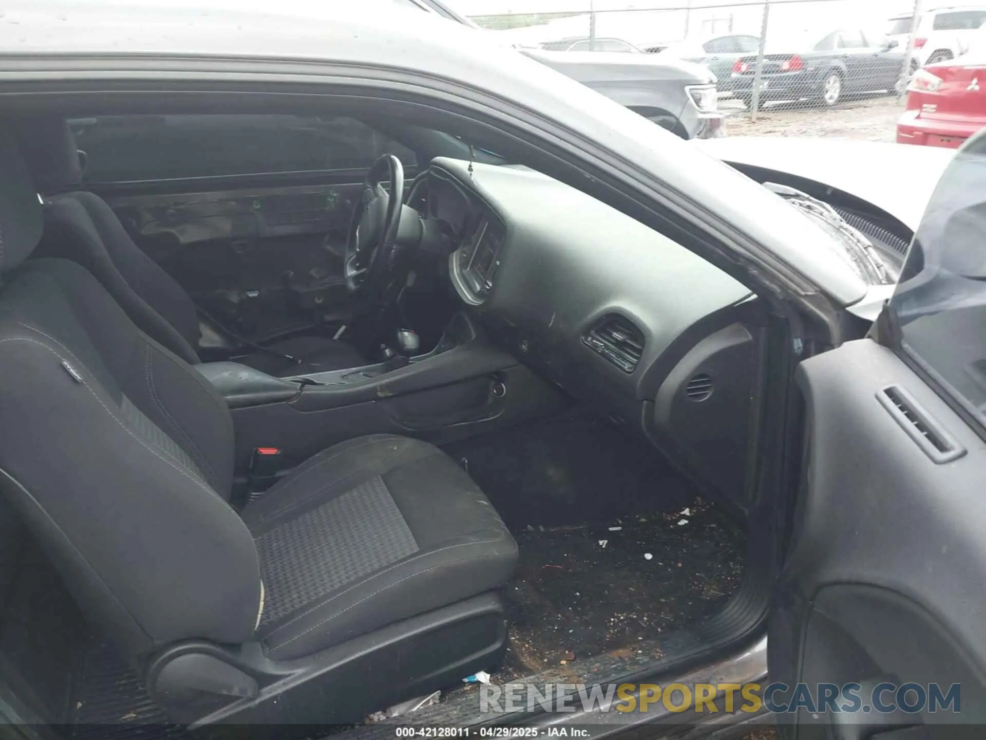5 Photograph of a damaged car 2C3CDZAGXKH500459 DODGE CHALLENGER 2019