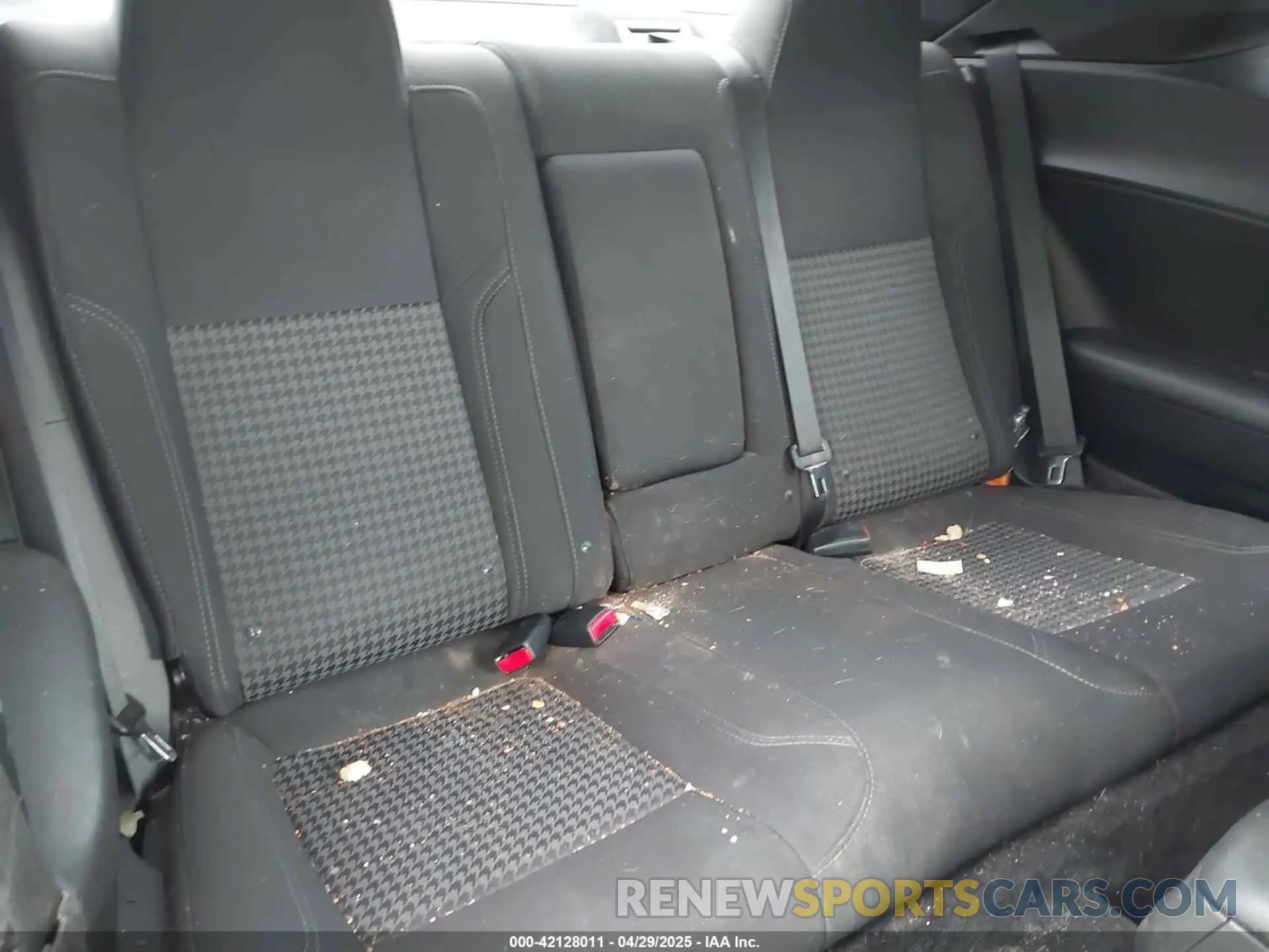8 Photograph of a damaged car 2C3CDZAGXKH500459 DODGE CHALLENGER 2019
