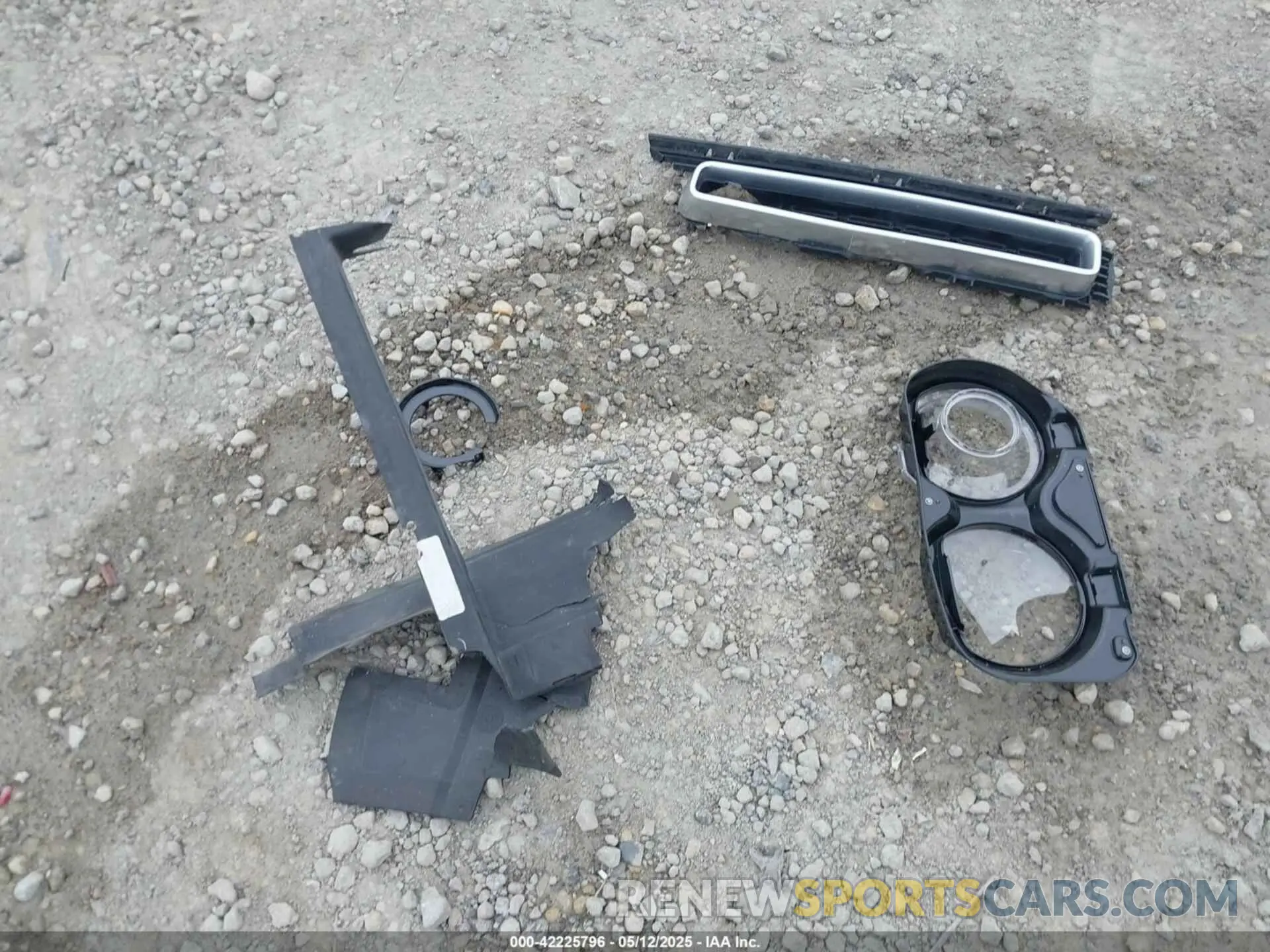12 Photograph of a damaged car 2C3CDZAGXKH694457 DODGE CHALLENGER 2019