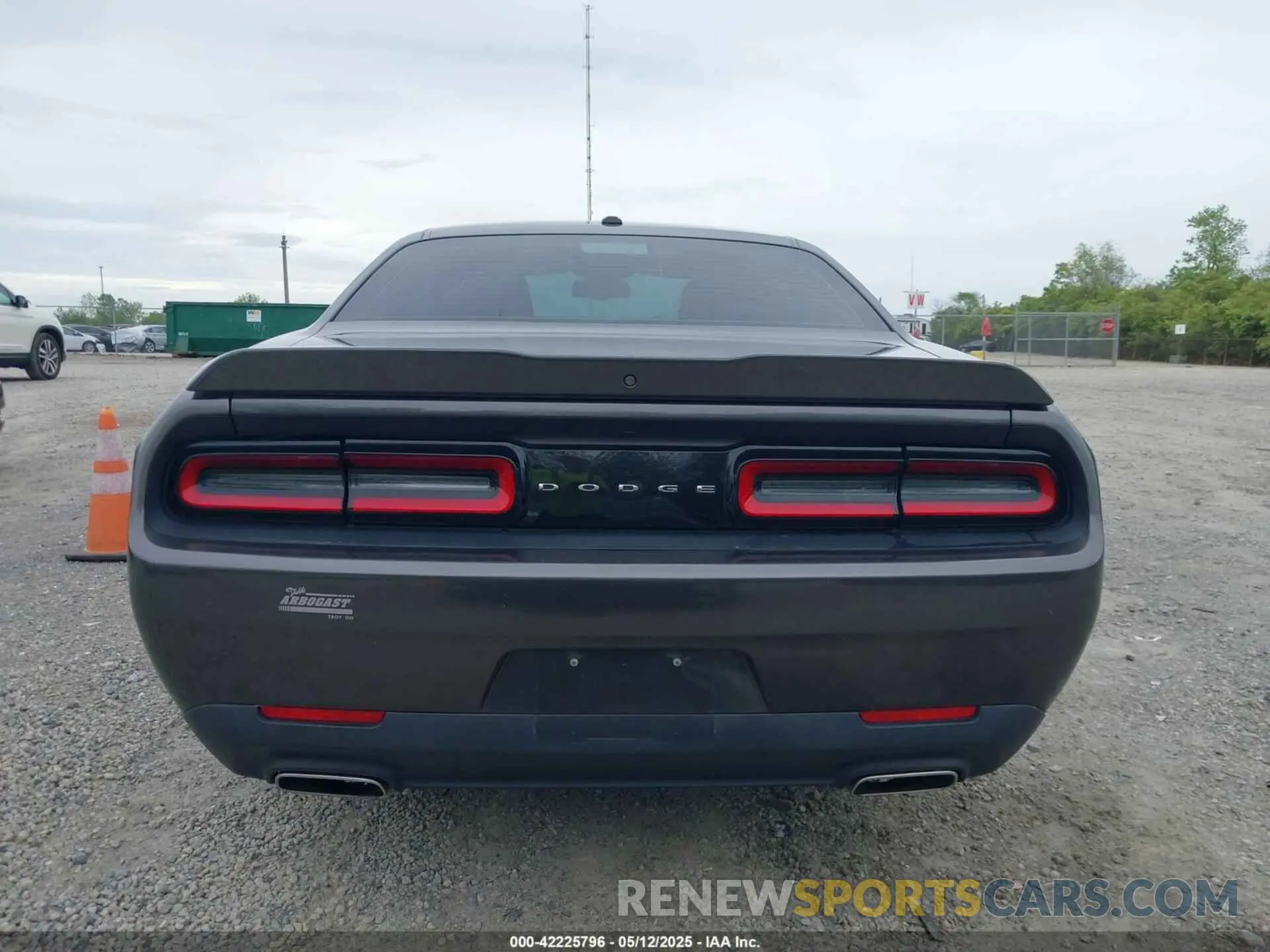17 Photograph of a damaged car 2C3CDZAGXKH694457 DODGE CHALLENGER 2019