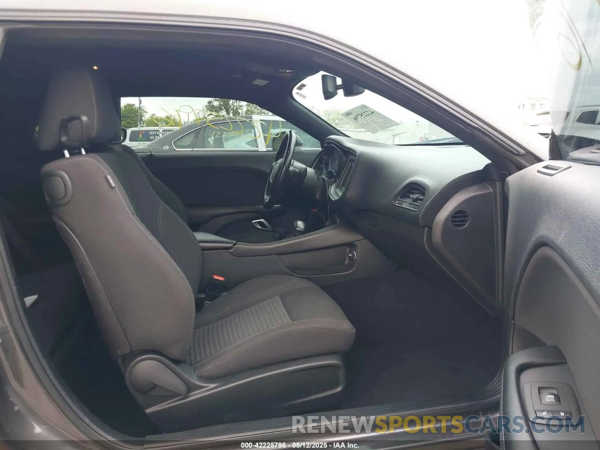 5 Photograph of a damaged car 2C3CDZAGXKH694457 DODGE CHALLENGER 2019