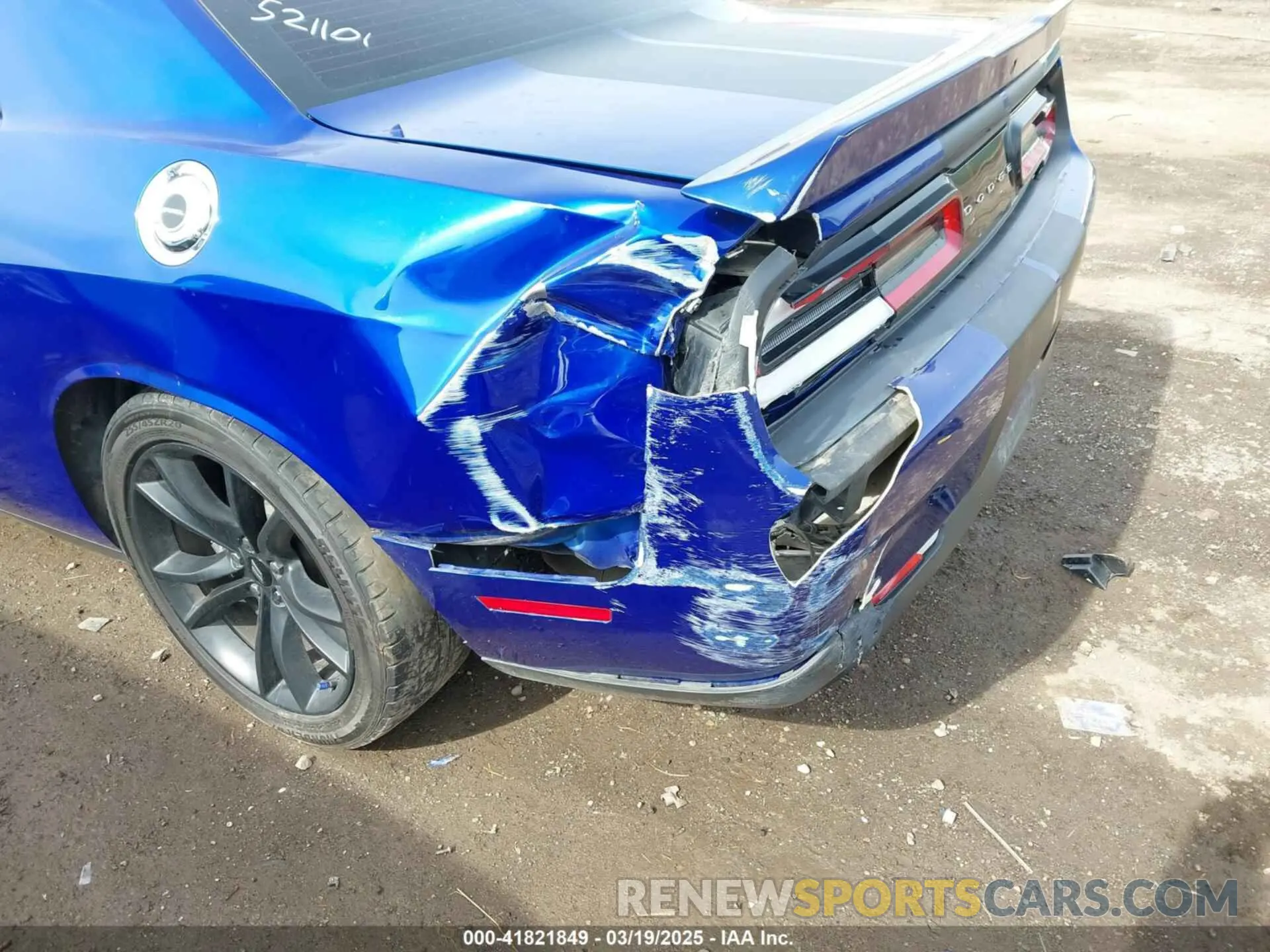 18 Photograph of a damaged car 2C3CDZBT1KH521101 DODGE CHALLENGER 2019