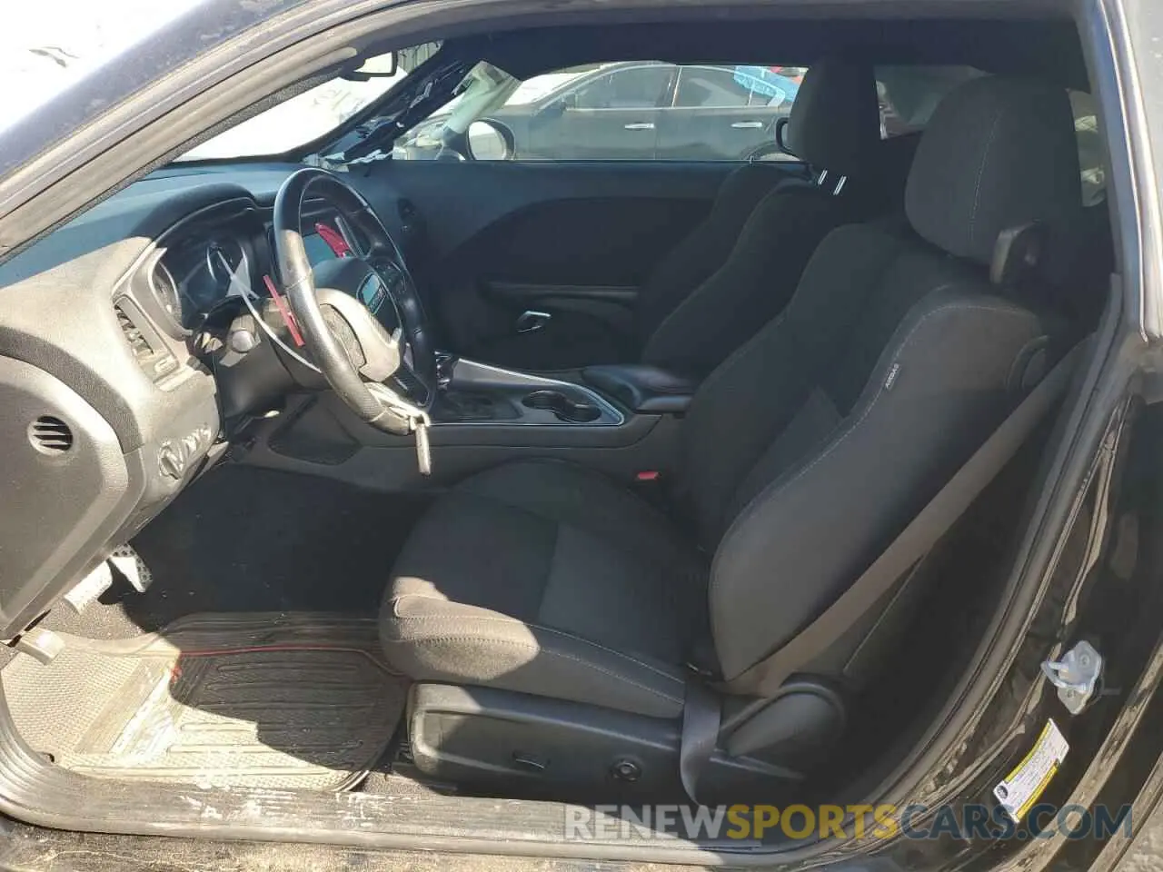 7 Photograph of a damaged car 2C3CDZBT1KH737496 DODGE CHALLENGER 2019