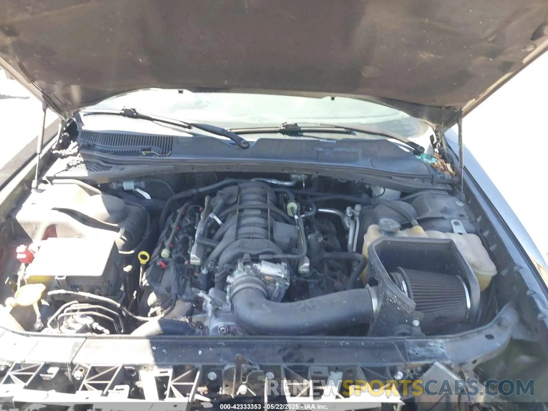 10 Photograph of a damaged car 2C3CDZBT2KH620333 DODGE CHALLENGER 2019
