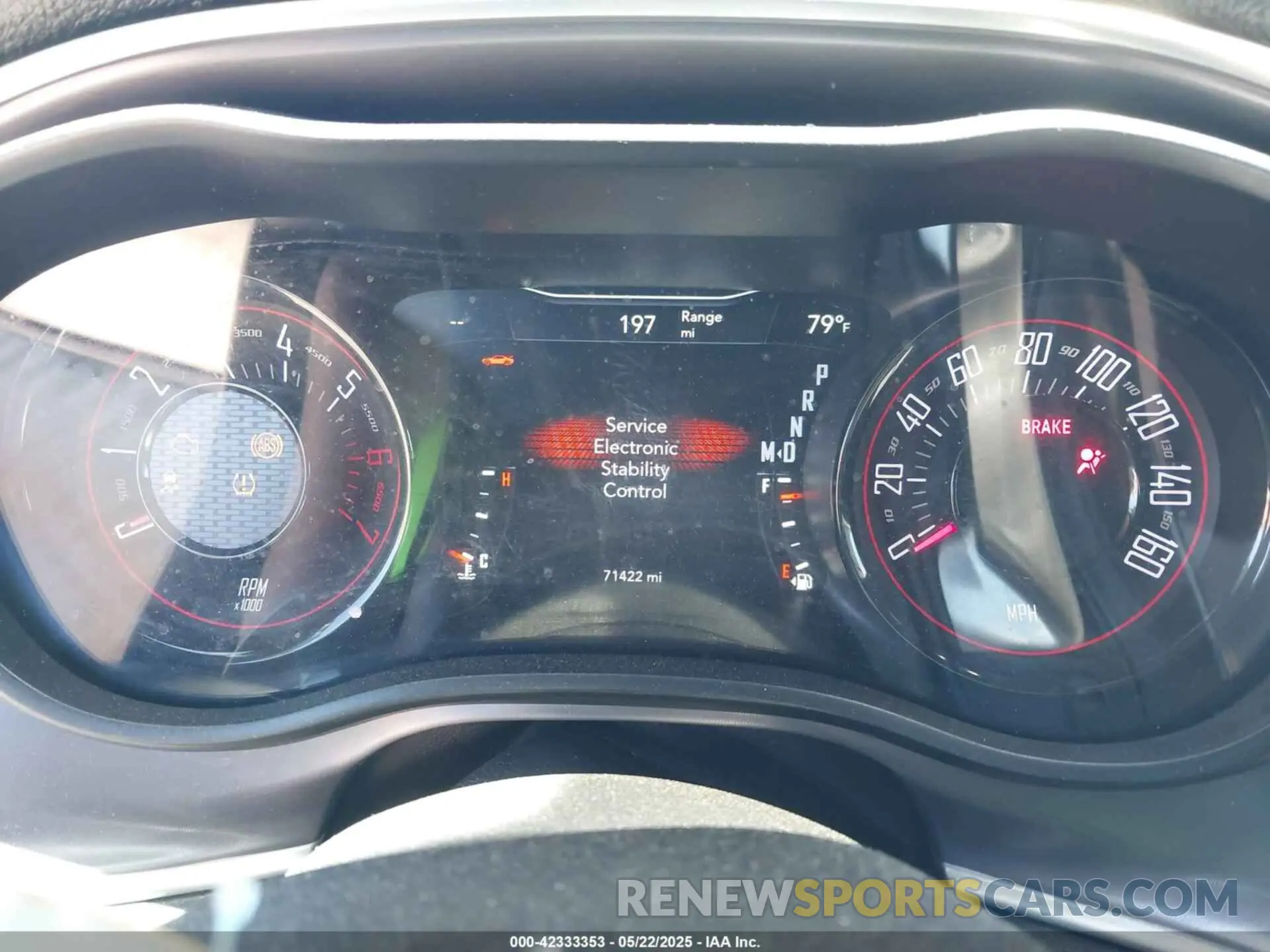 15 Photograph of a damaged car 2C3CDZBT2KH620333 DODGE CHALLENGER 2019