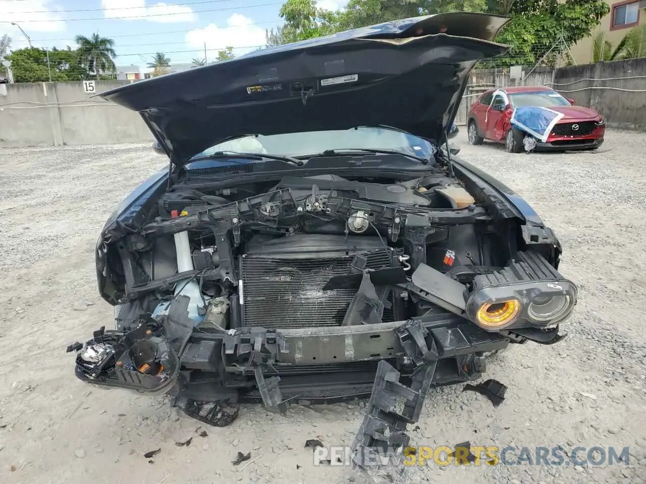 5 Photograph of a damaged car 2C3CDZBT2KH724319 DODGE CHALLENGER 2019