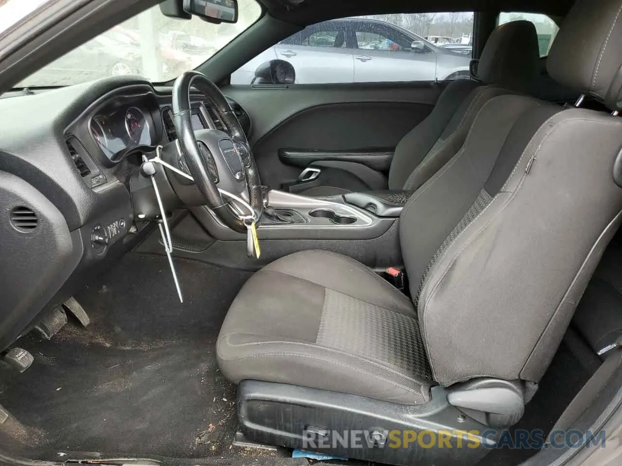 7 Photograph of a damaged car 2C3CDZBT3KH641420 DODGE CHALLENGER 2019