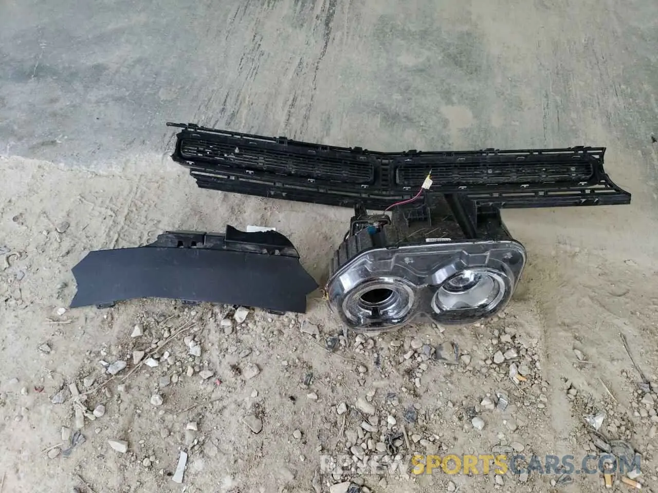 12 Photograph of a damaged car 2C3CDZBT4KH719767 DODGE CHALLENGER 2019