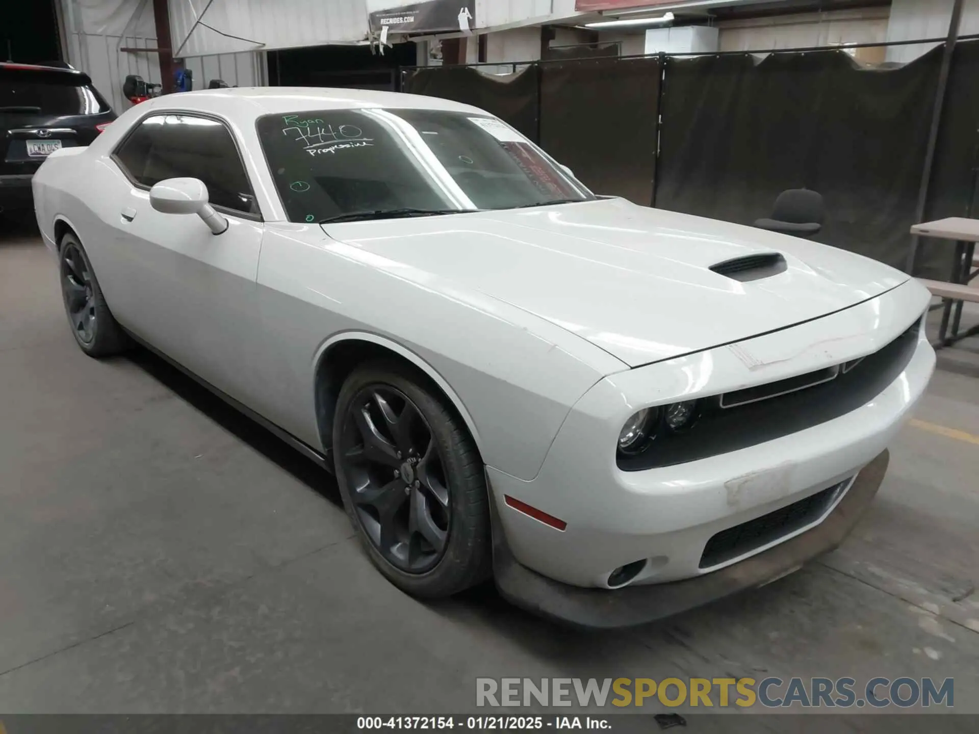 1 Фотография поврежденного автомобиля 2C3CDZBT5KH573606 DODGE CHALLENGER 2019