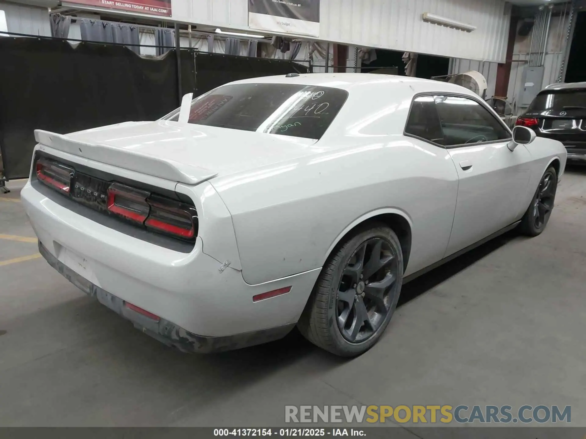 4 Фотография поврежденного автомобиля 2C3CDZBT5KH573606 DODGE CHALLENGER 2019
