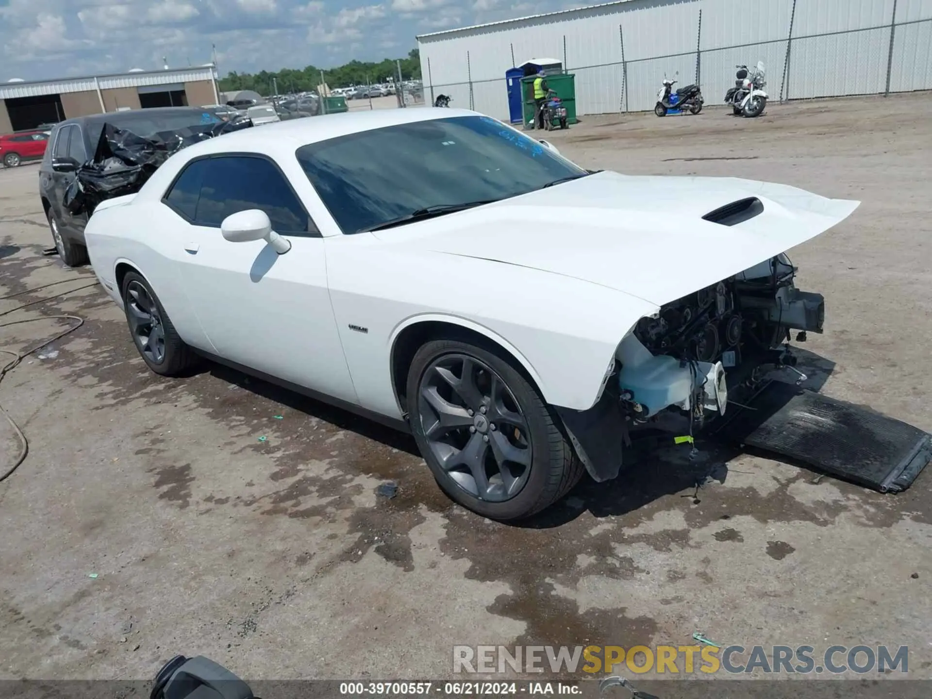 1 Photograph of a damaged car 2C3CDZBT5KH642195 DODGE CHALLENGER 2019