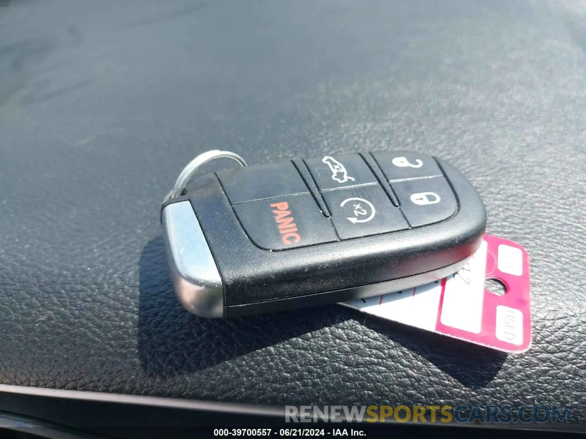 11 Photograph of a damaged car 2C3CDZBT5KH642195 DODGE CHALLENGER 2019