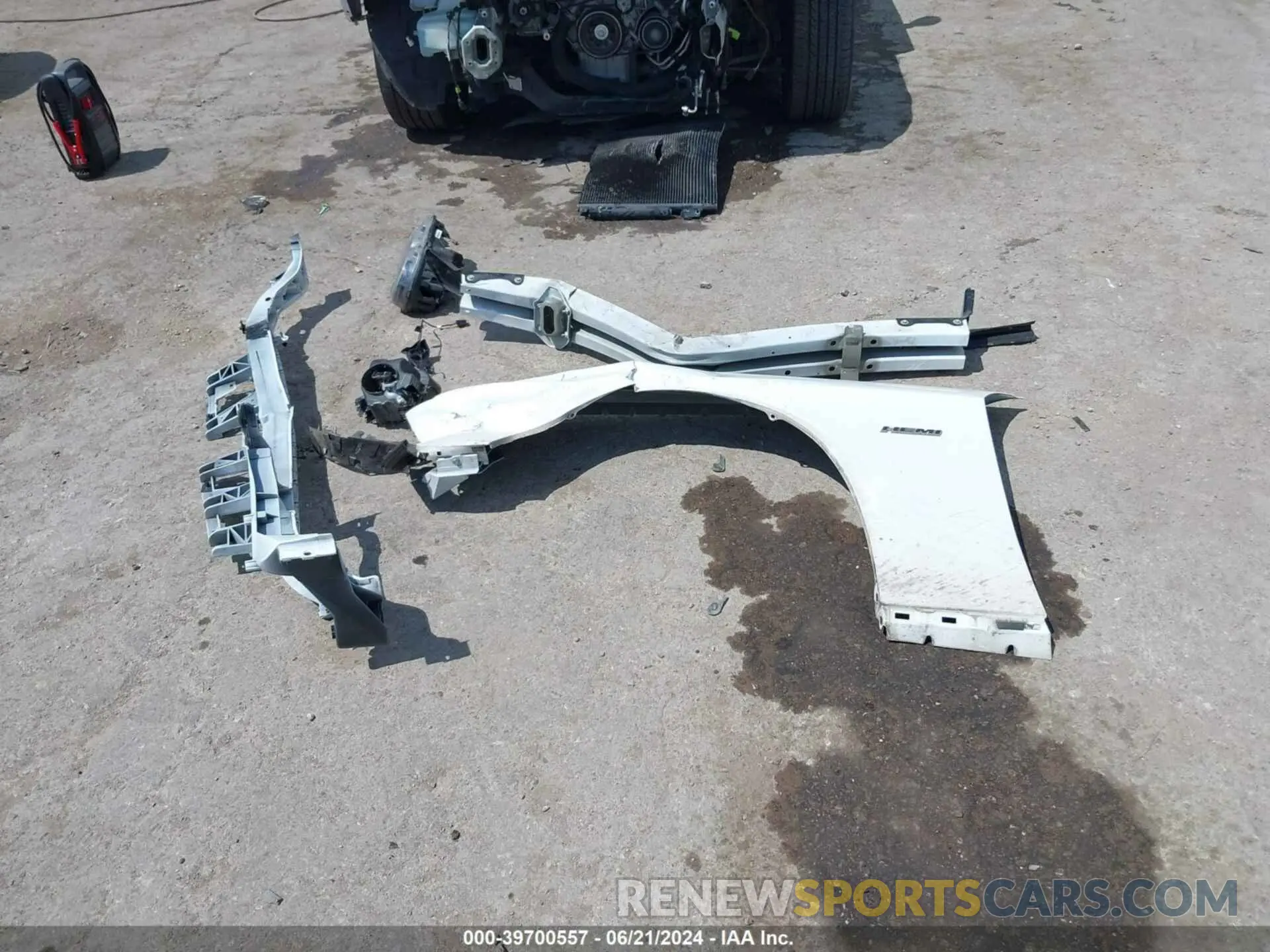 12 Photograph of a damaged car 2C3CDZBT5KH642195 DODGE CHALLENGER 2019