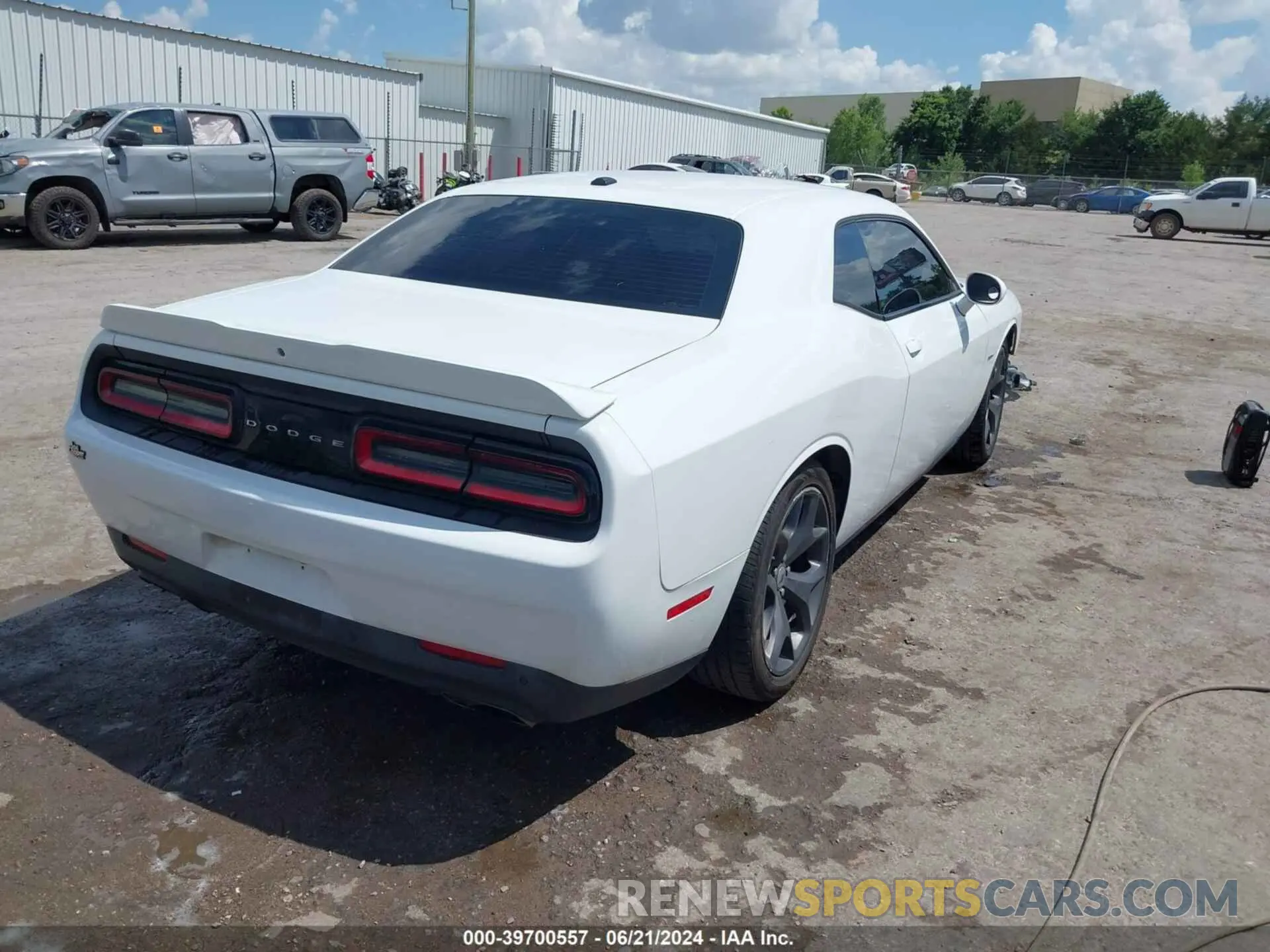4 Photograph of a damaged car 2C3CDZBT5KH642195 DODGE CHALLENGER 2019