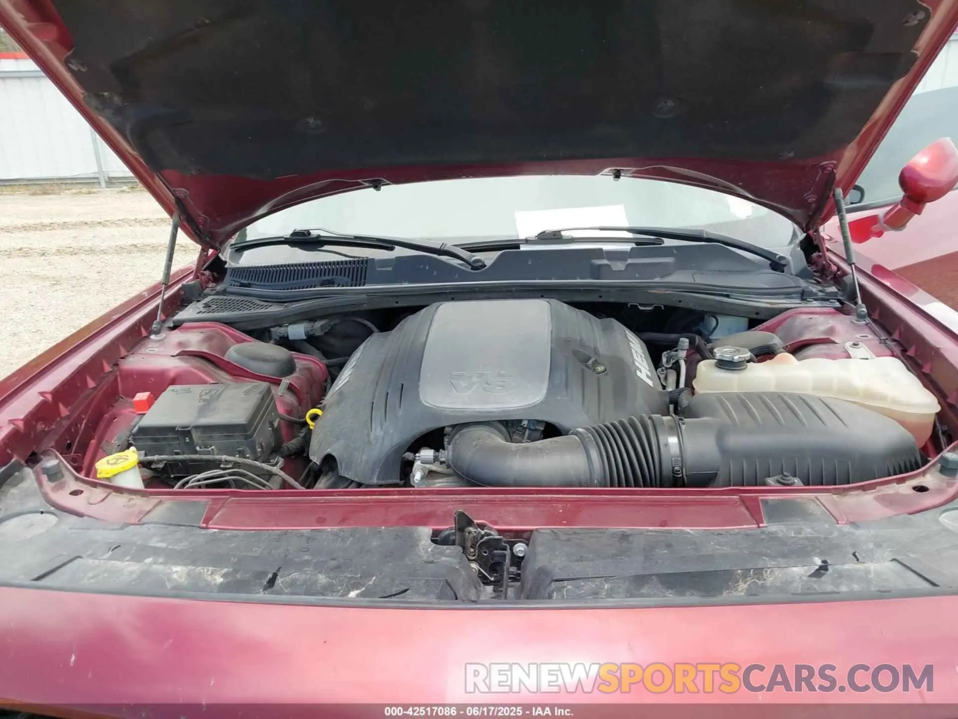 10 Photograph of a damaged car 2C3CDZBT5KH724184 DODGE CHALLENGER 2019