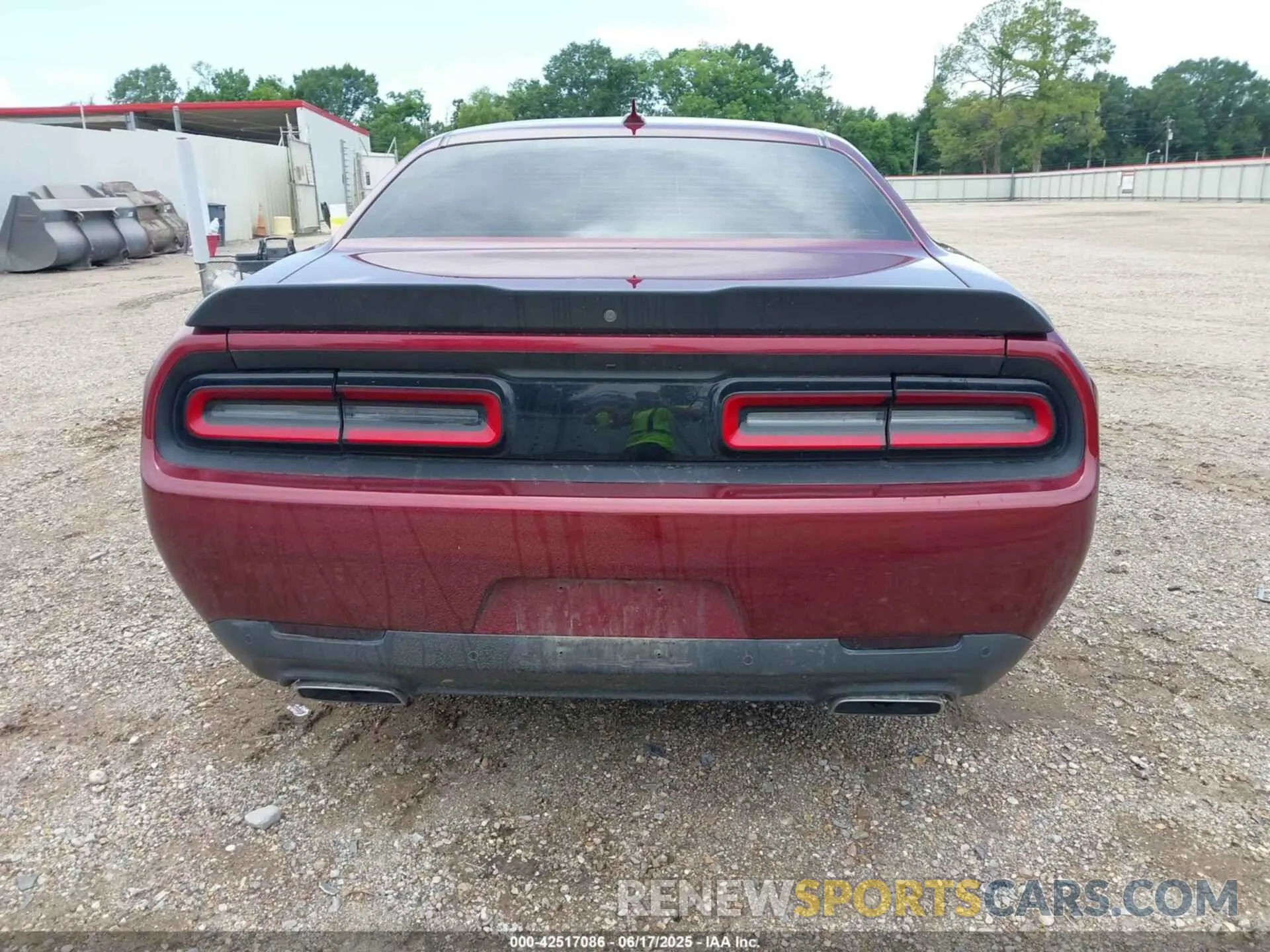 16 Photograph of a damaged car 2C3CDZBT5KH724184 DODGE CHALLENGER 2019
